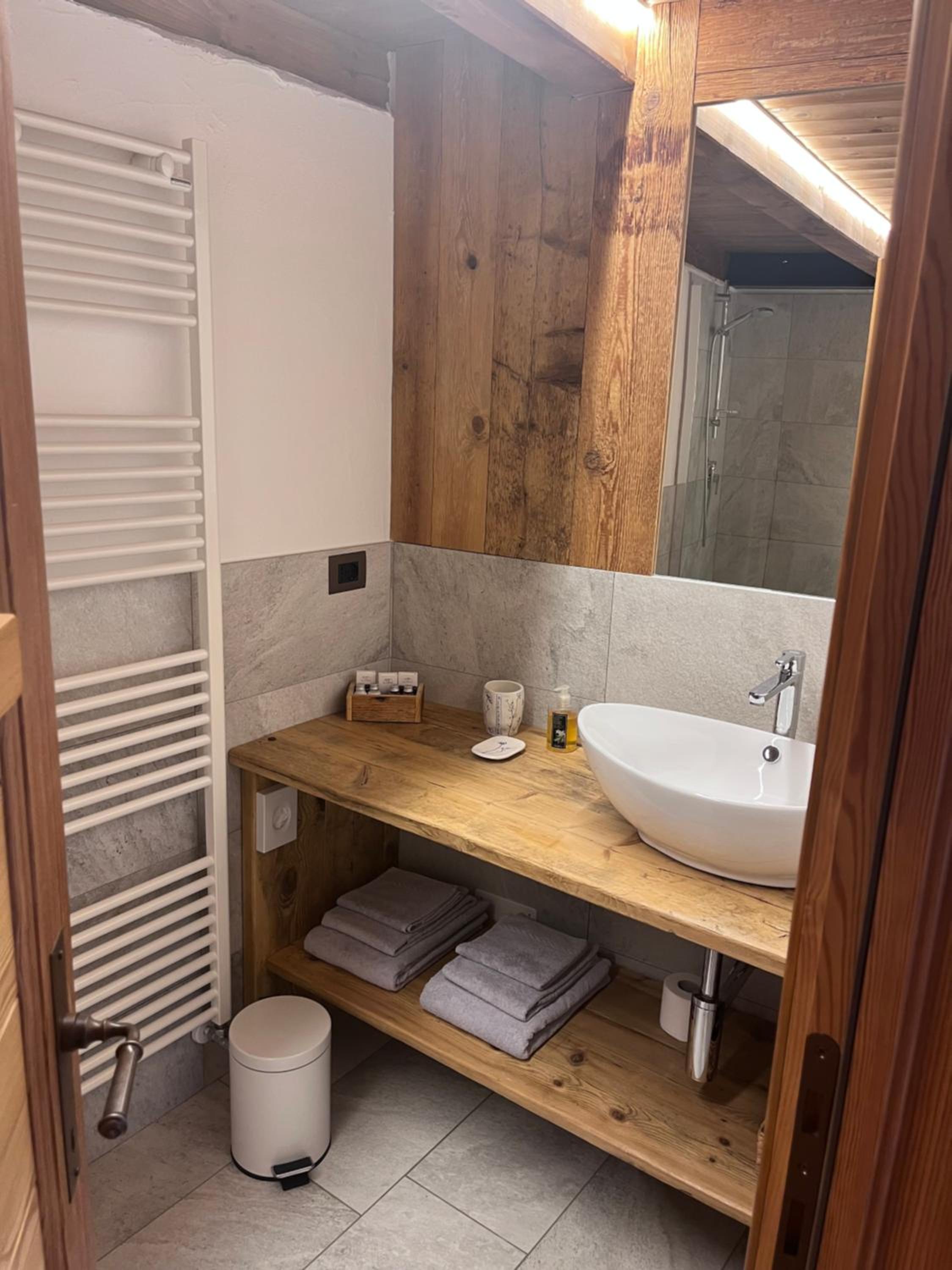 Superior Double or Twin Room with Mountain View