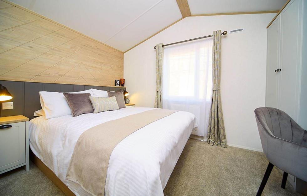 Platinum Holiday Caravan - 3 Bed - No Pets