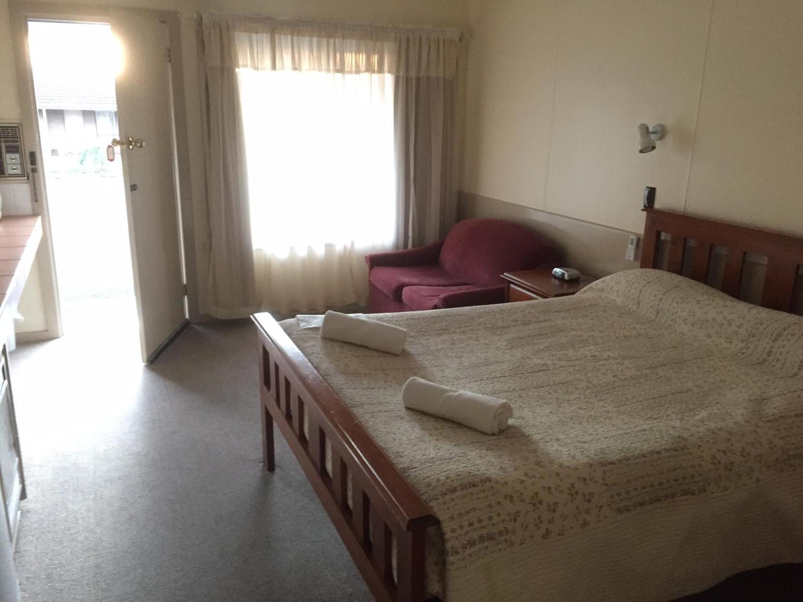 Deluxe Queen Room (Non - Pet Room) photo 2
