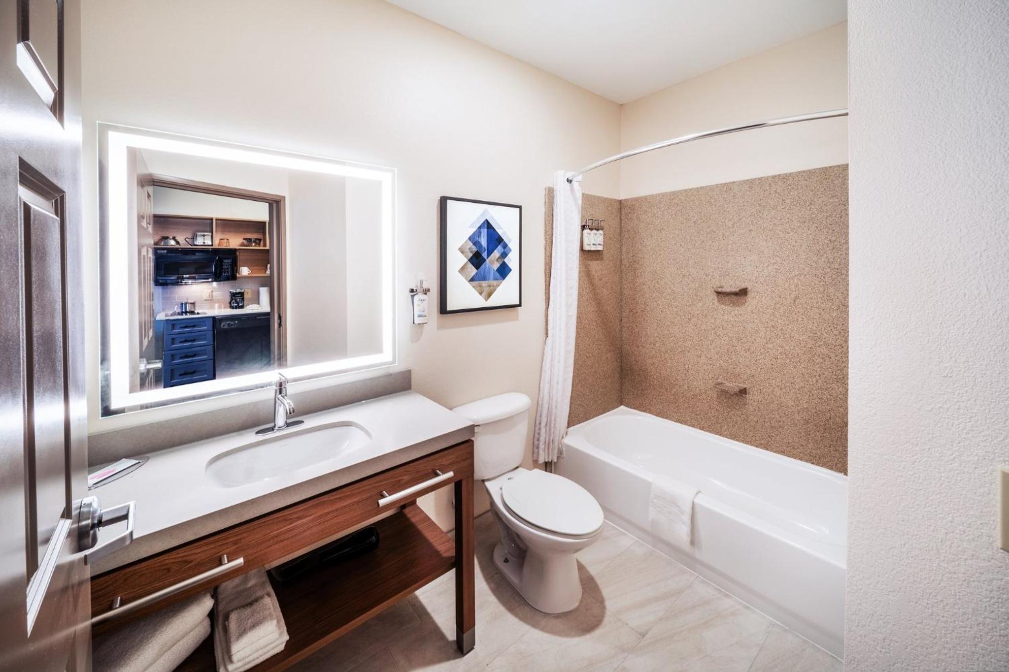Studio Suite with Two Double Beds - Photo 4