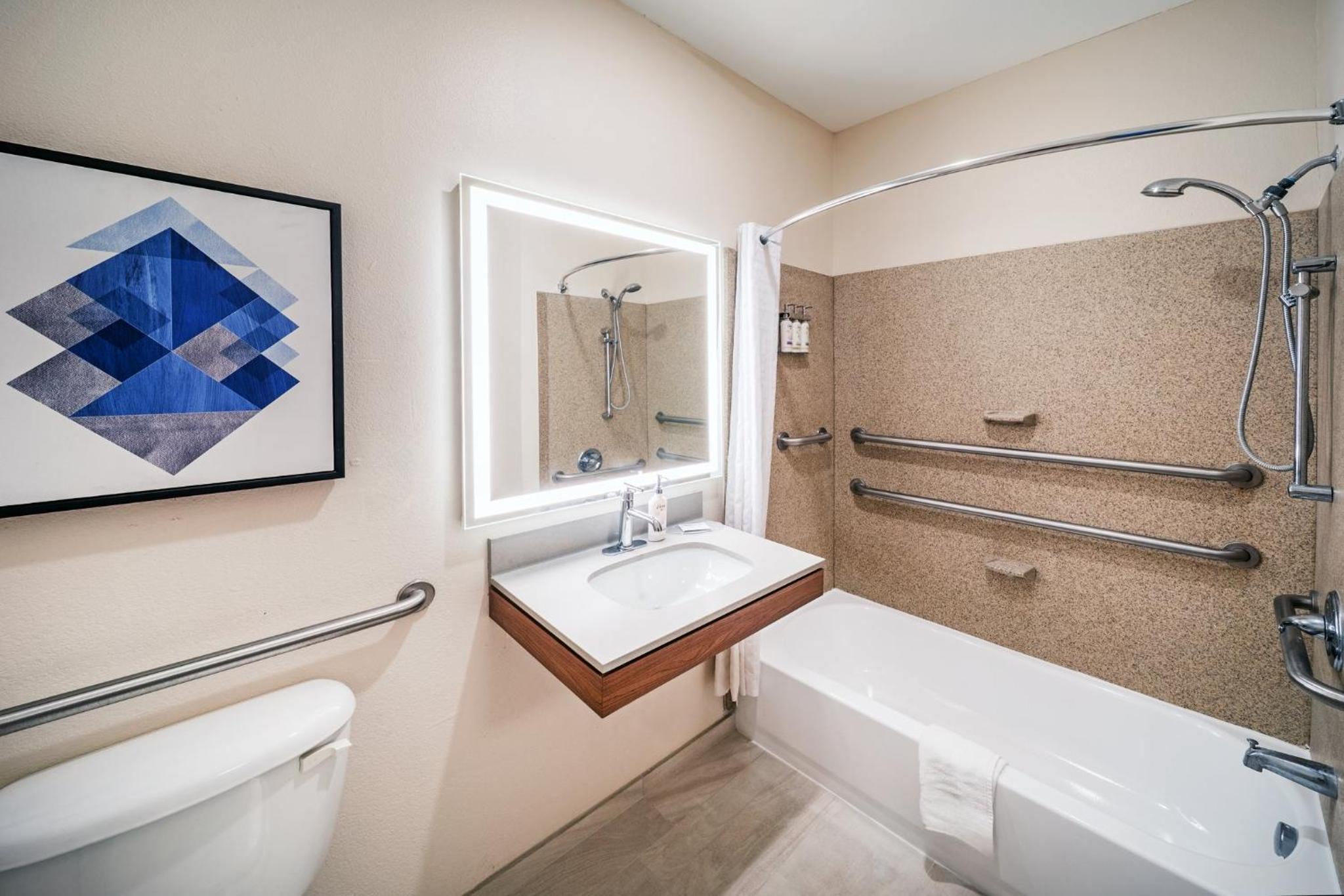 Suite with Two Double Beds - Hearing Accessible - Photo 4