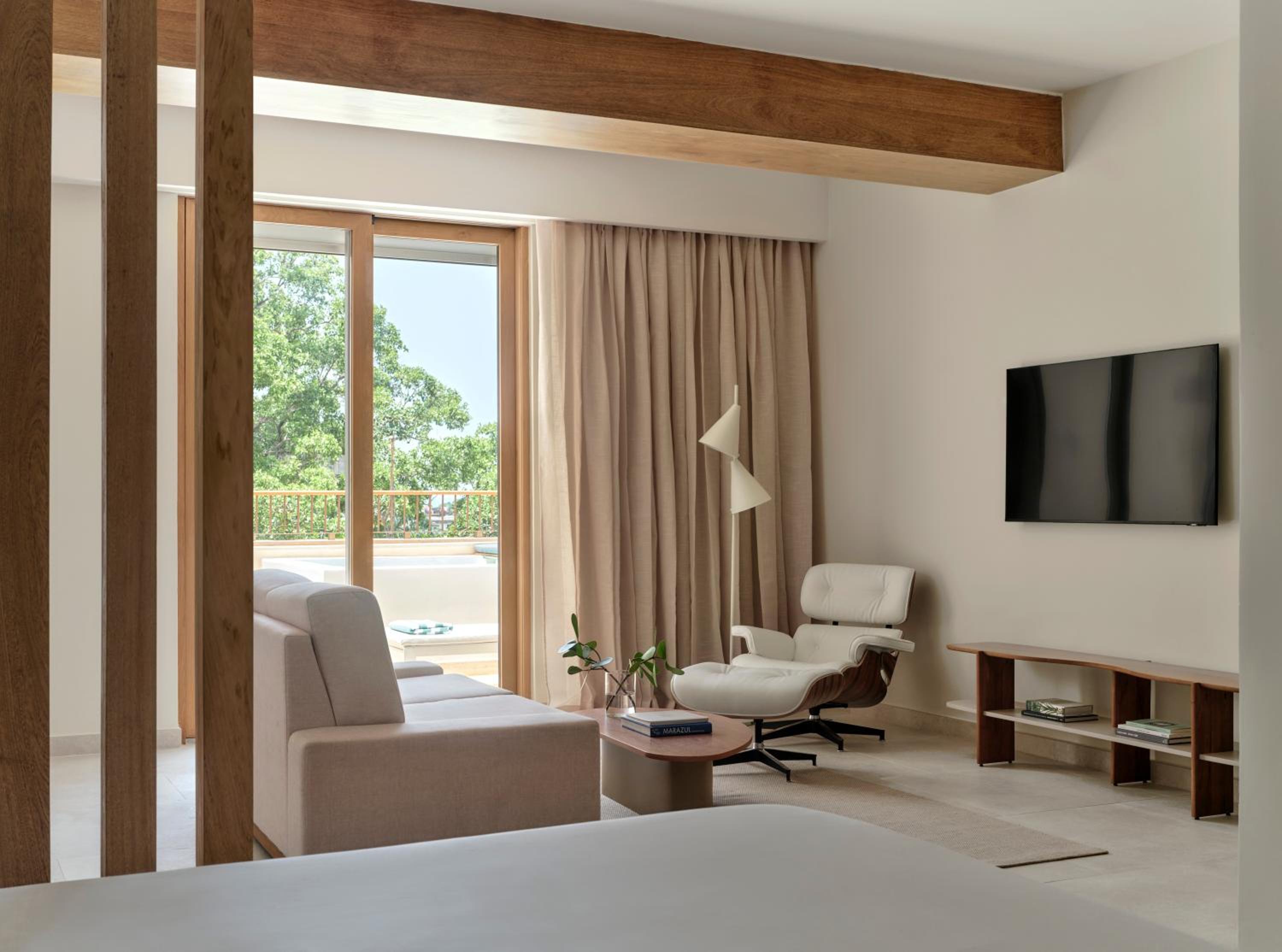 King Suite with Rooftop, Terrace and Outdoor Bathtub - Photo 4