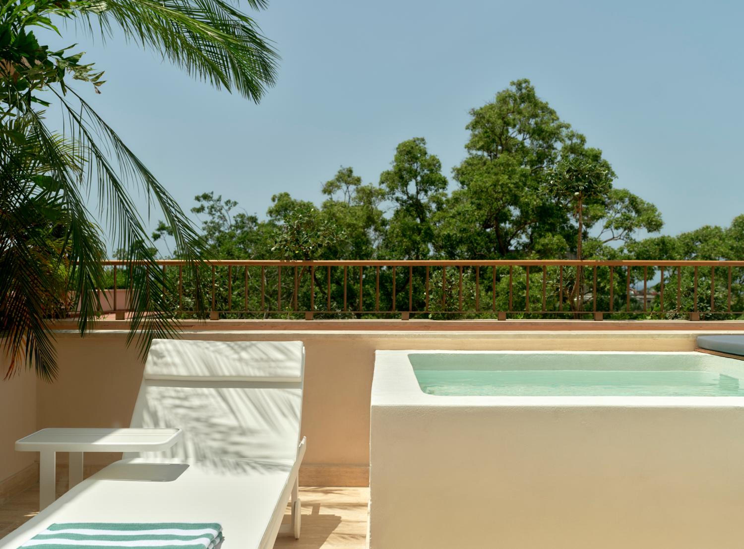 King Suite with Rooftop, Terrace and Outdoor Bathtub - Photo 1