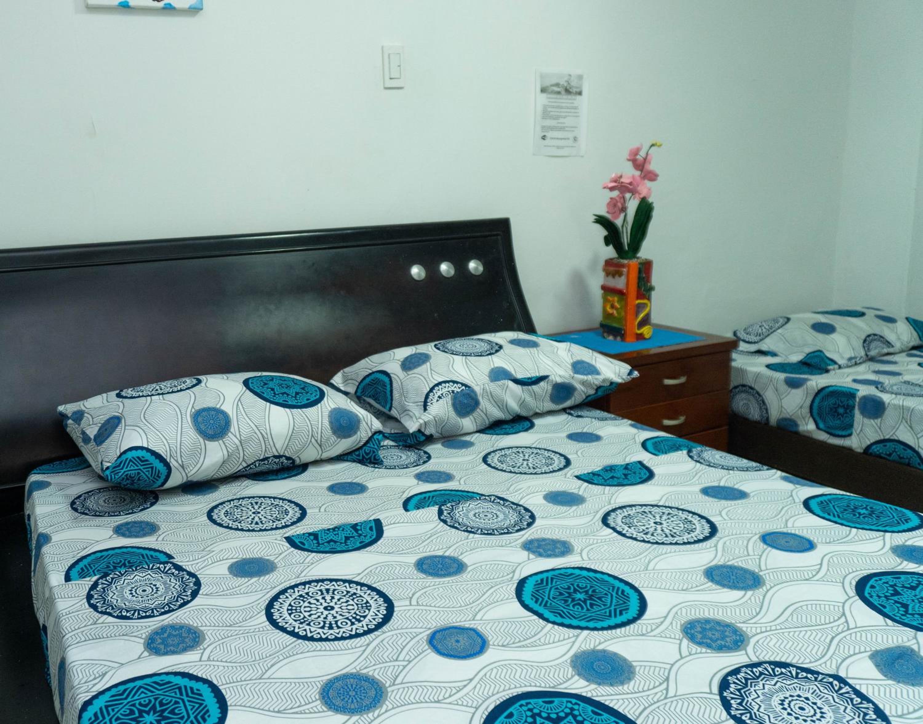 Economy Triple Room with Shared Bathroom photo 3