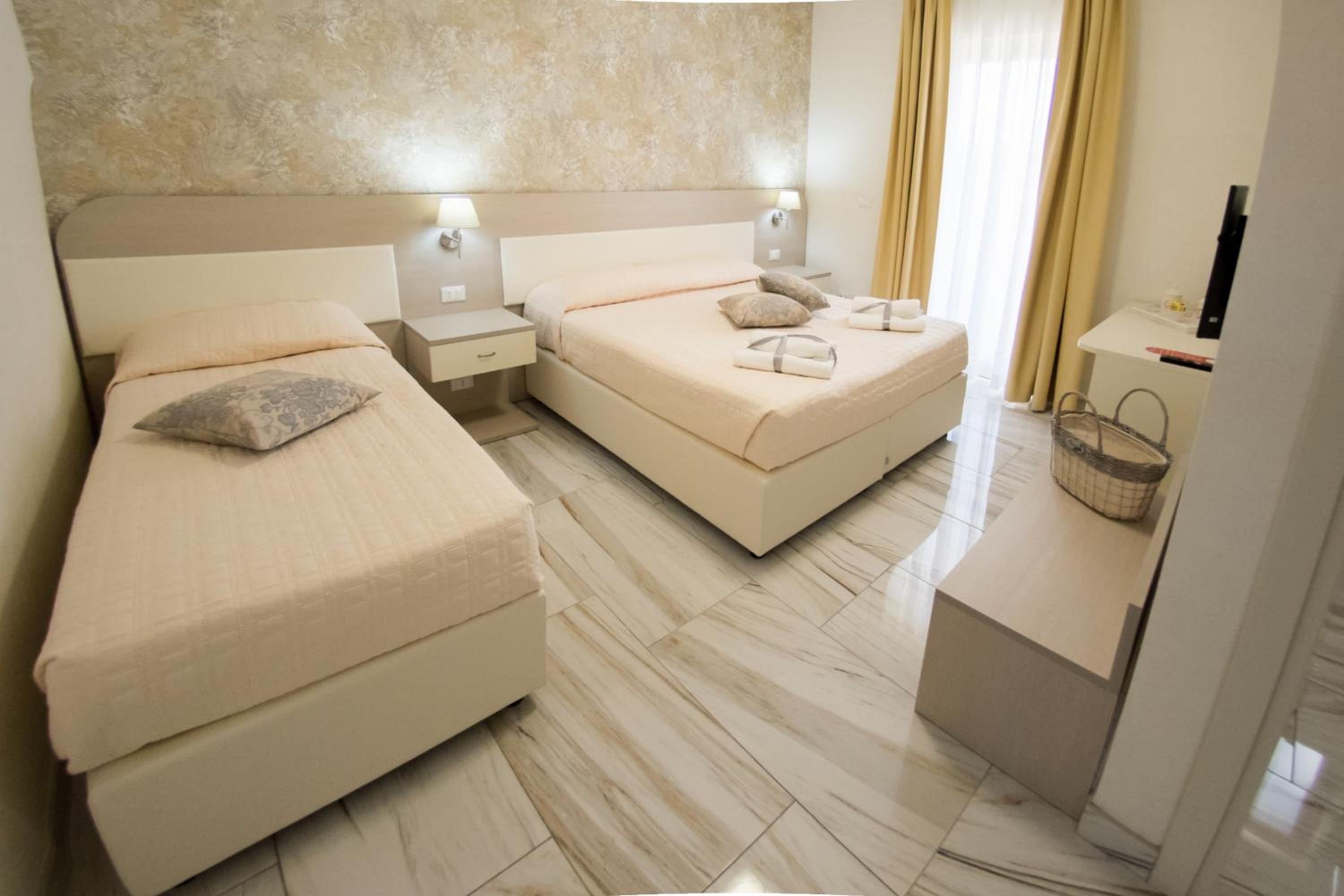 Triple Room - Photo 1
