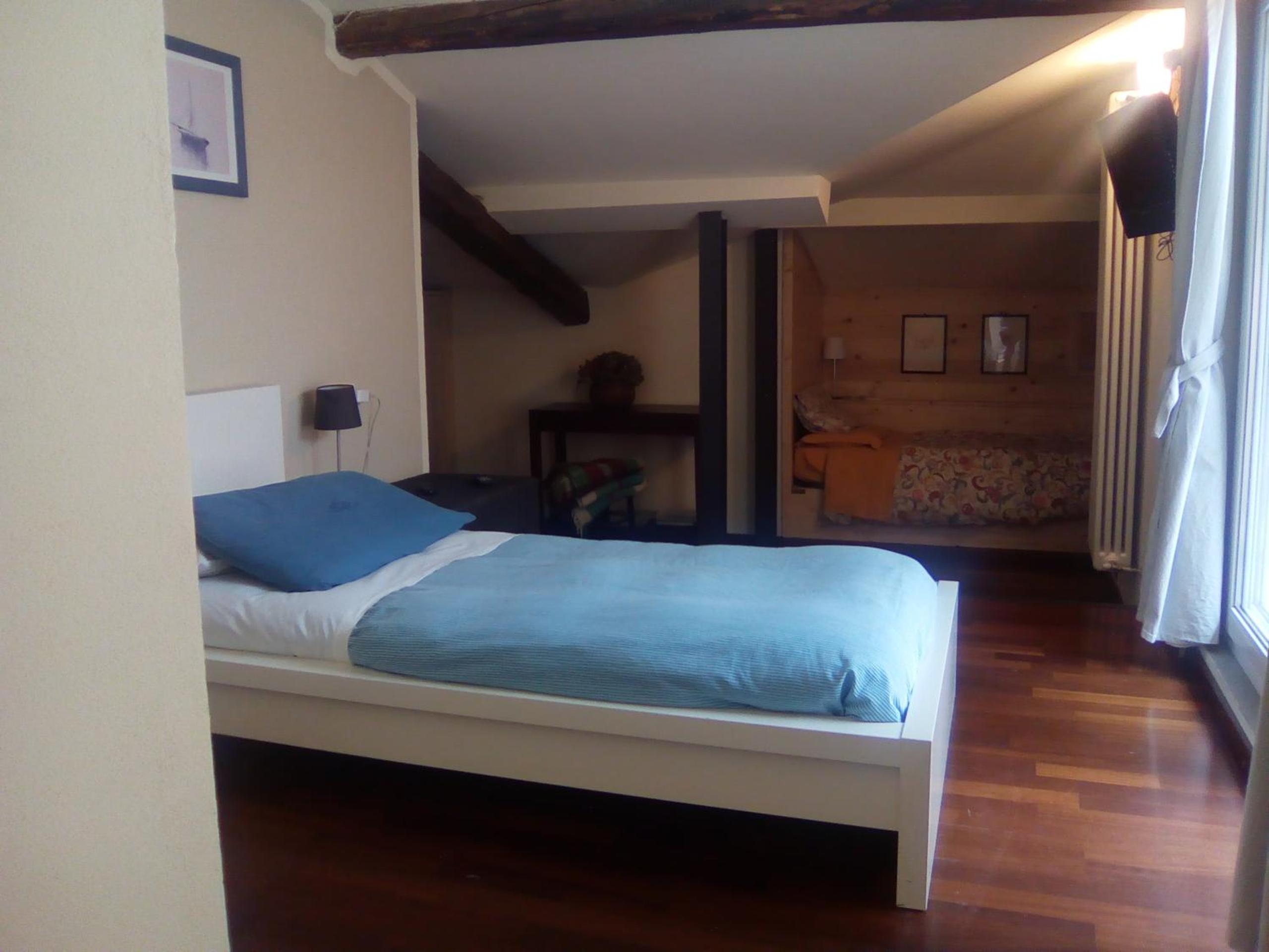 Twin Room with Shower photo 3