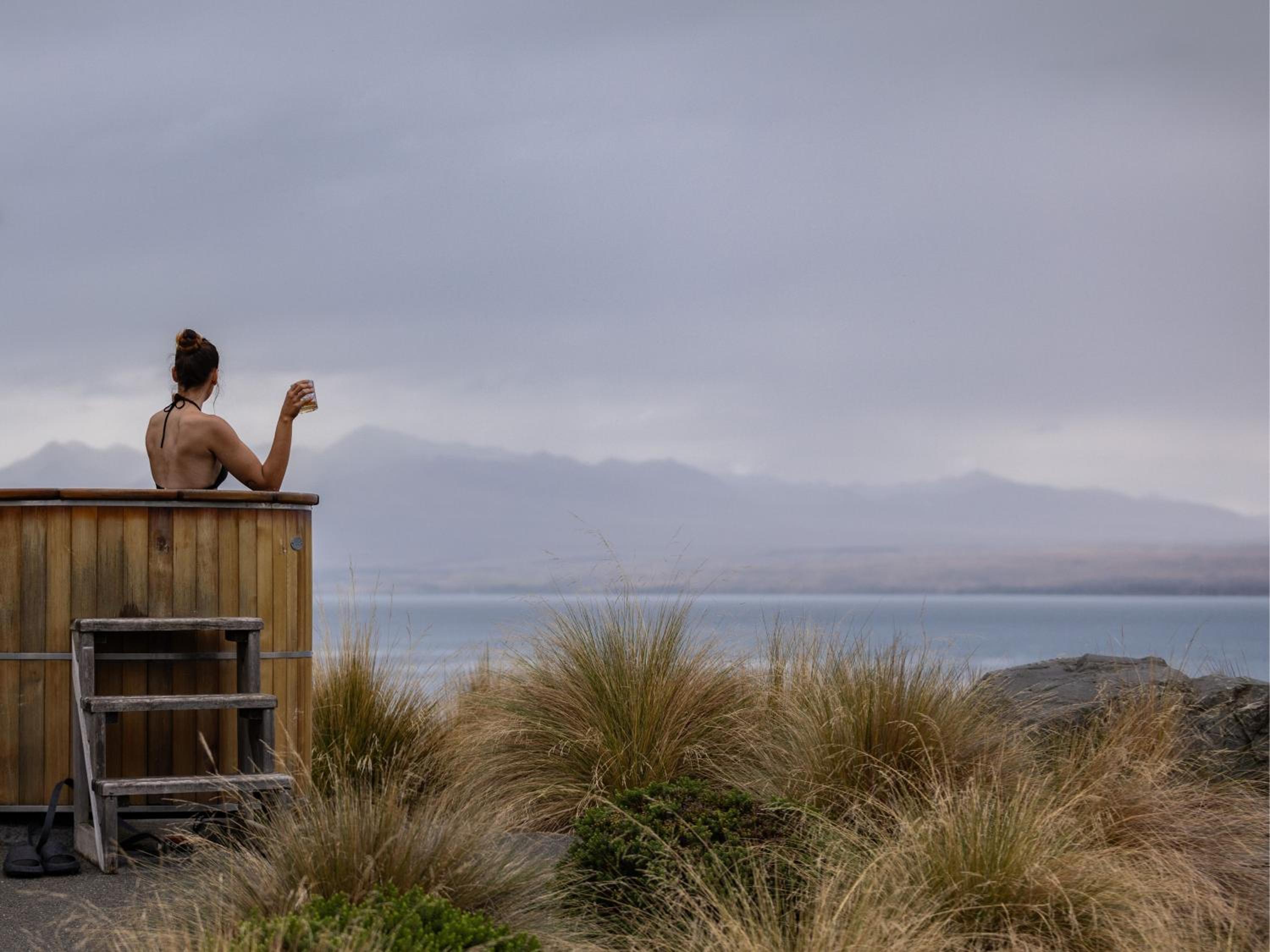 3-bedroom Pukaki Homestead– Stunning 360 views including Lake Pukaki & Mt Cook photo 3