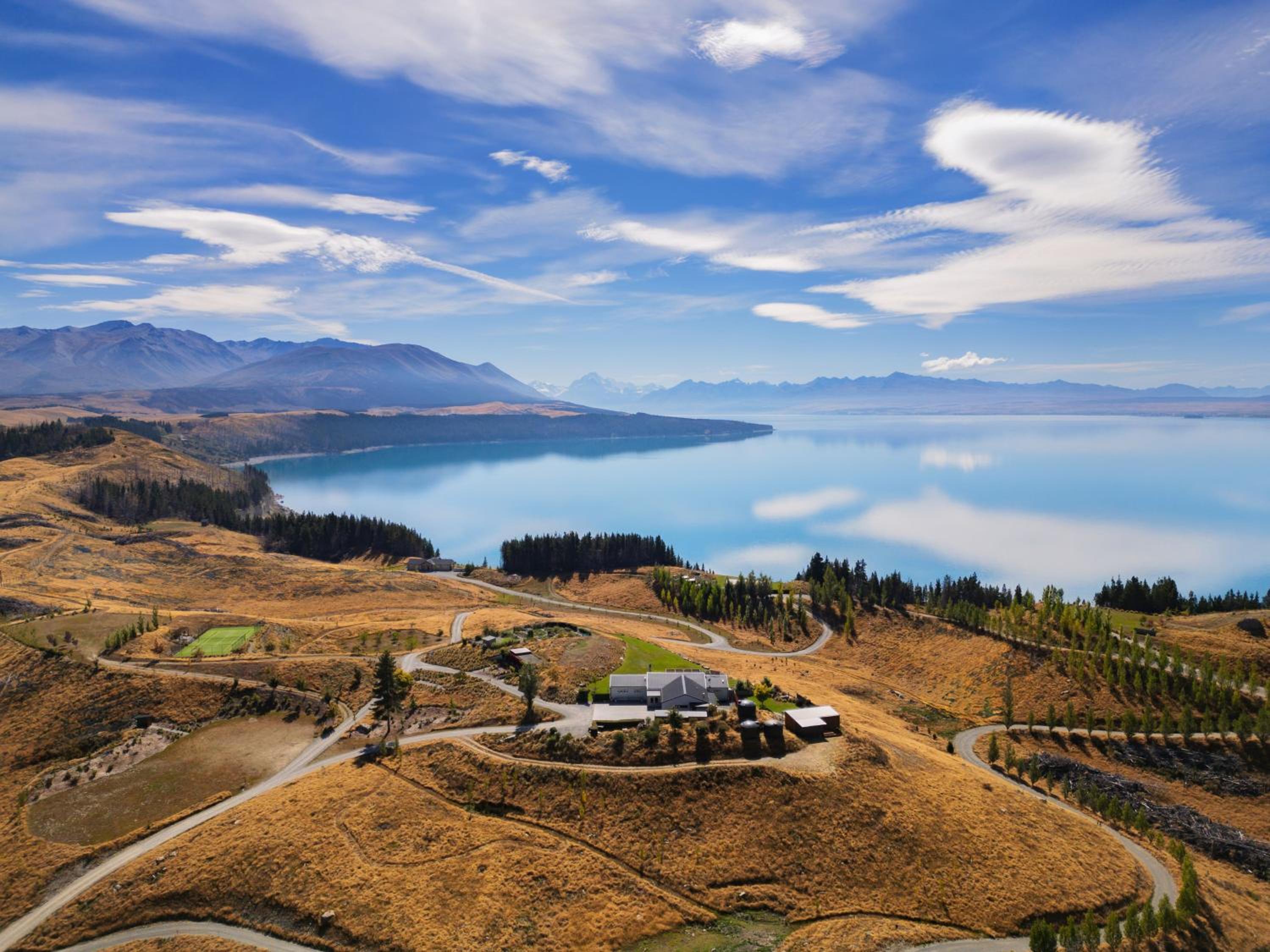 3-bedroom Pukaki Homestead– Stunning 360 views including Lake Pukaki & Mt Cook photo 1