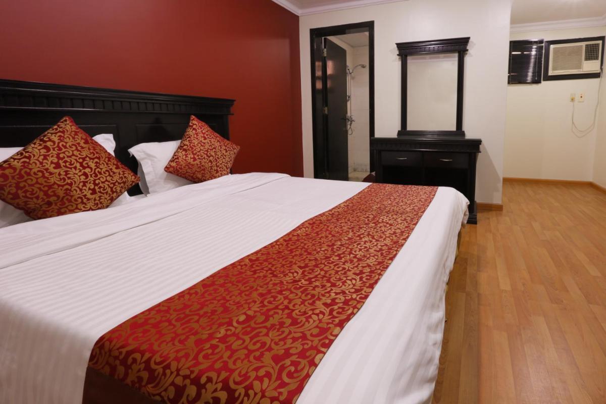 Studio Apartment photo 2