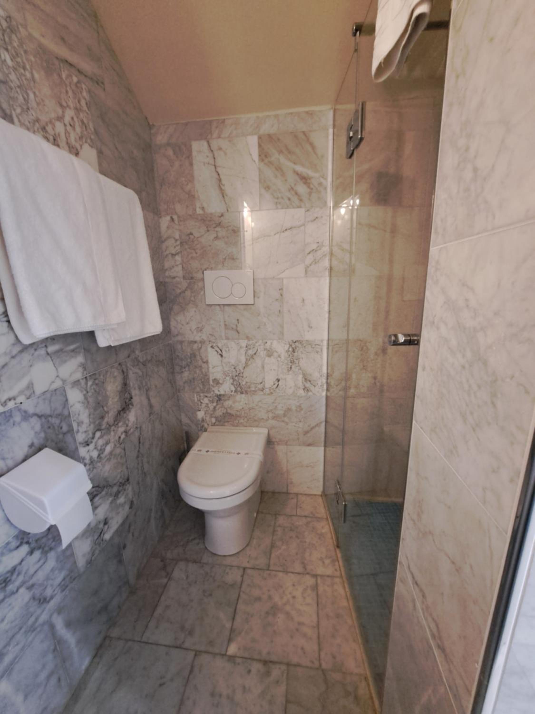 Small Double or Twin Room photo 3