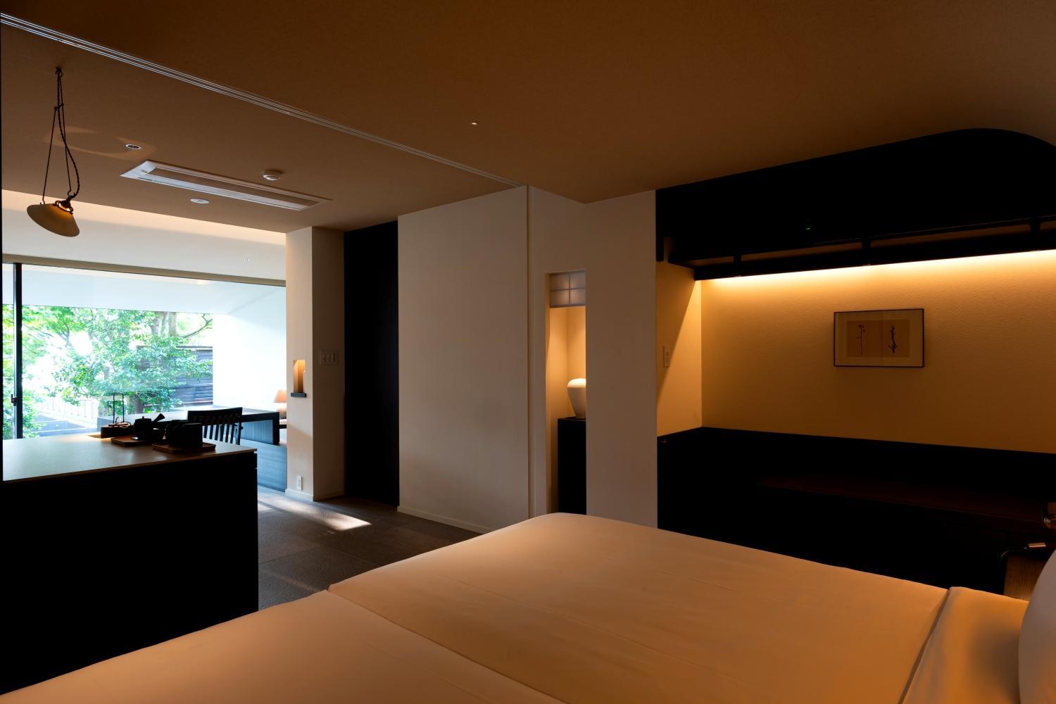 Suite with Mountain View - Photo 4