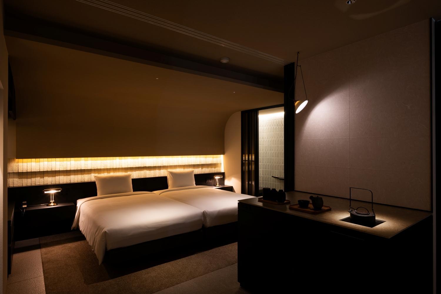 Suite with Mountain View - Photo 7