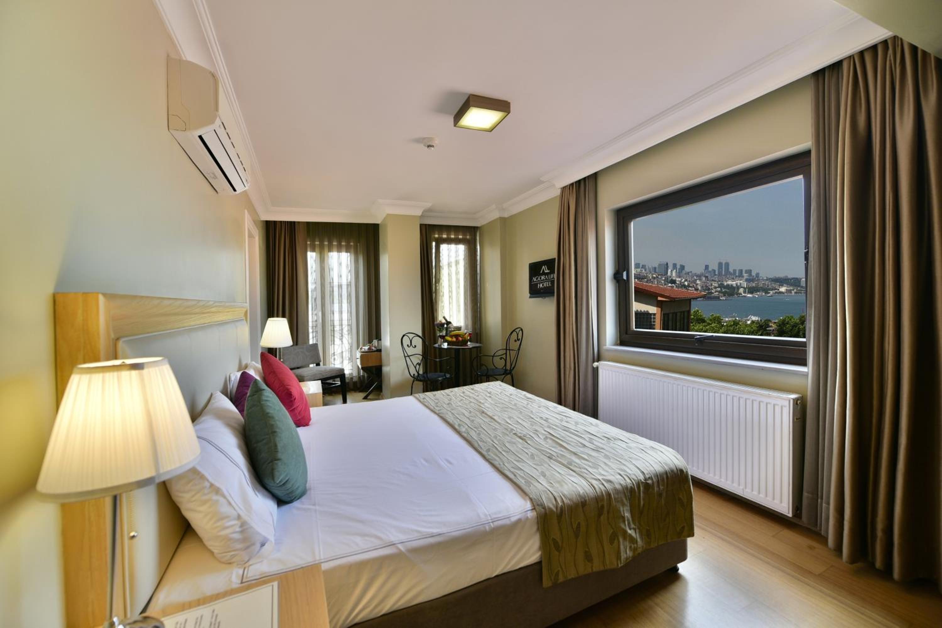 Deluxe Double or Twin Room with Sea View