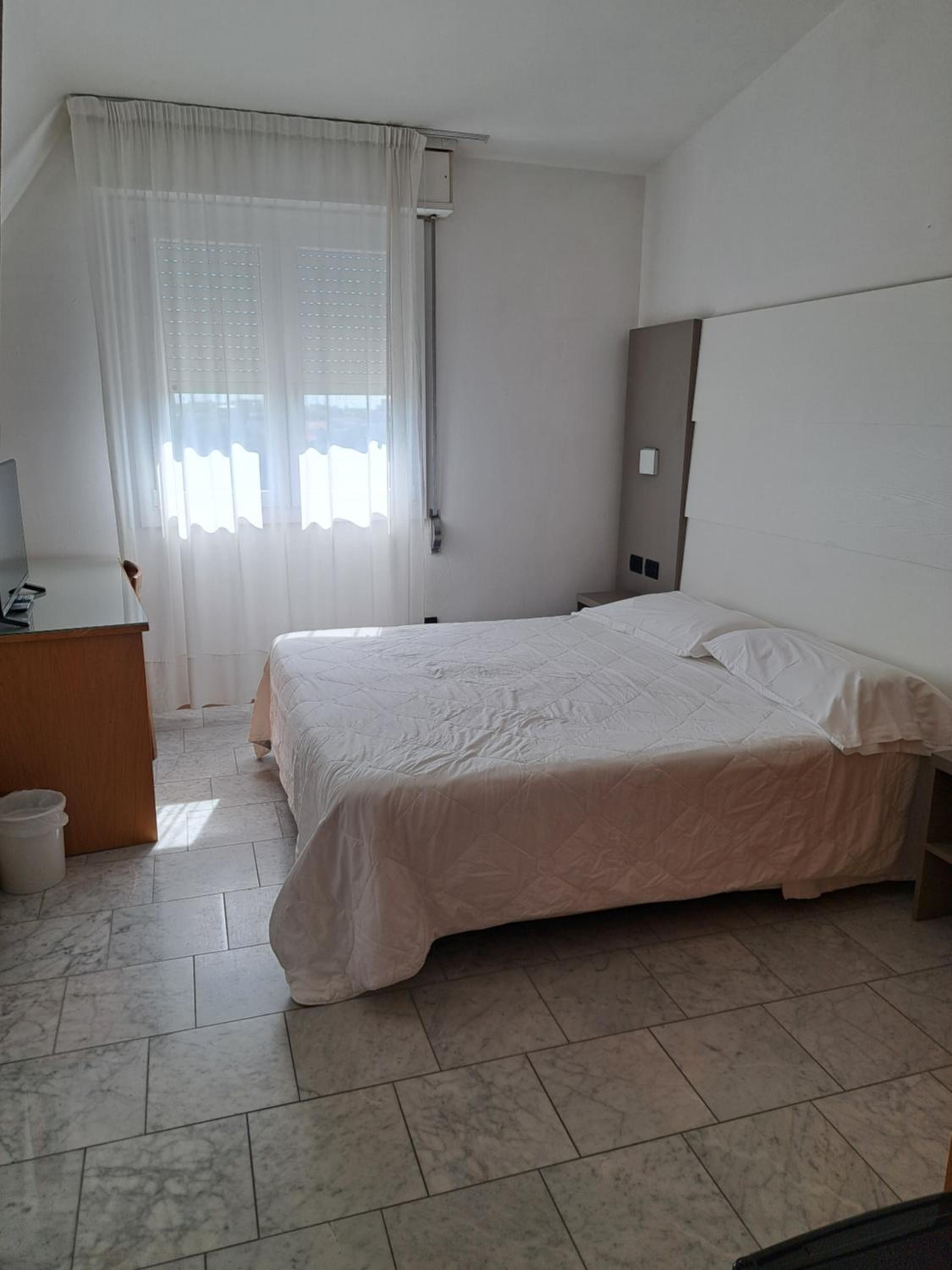 Small Double or Twin Room photo 1