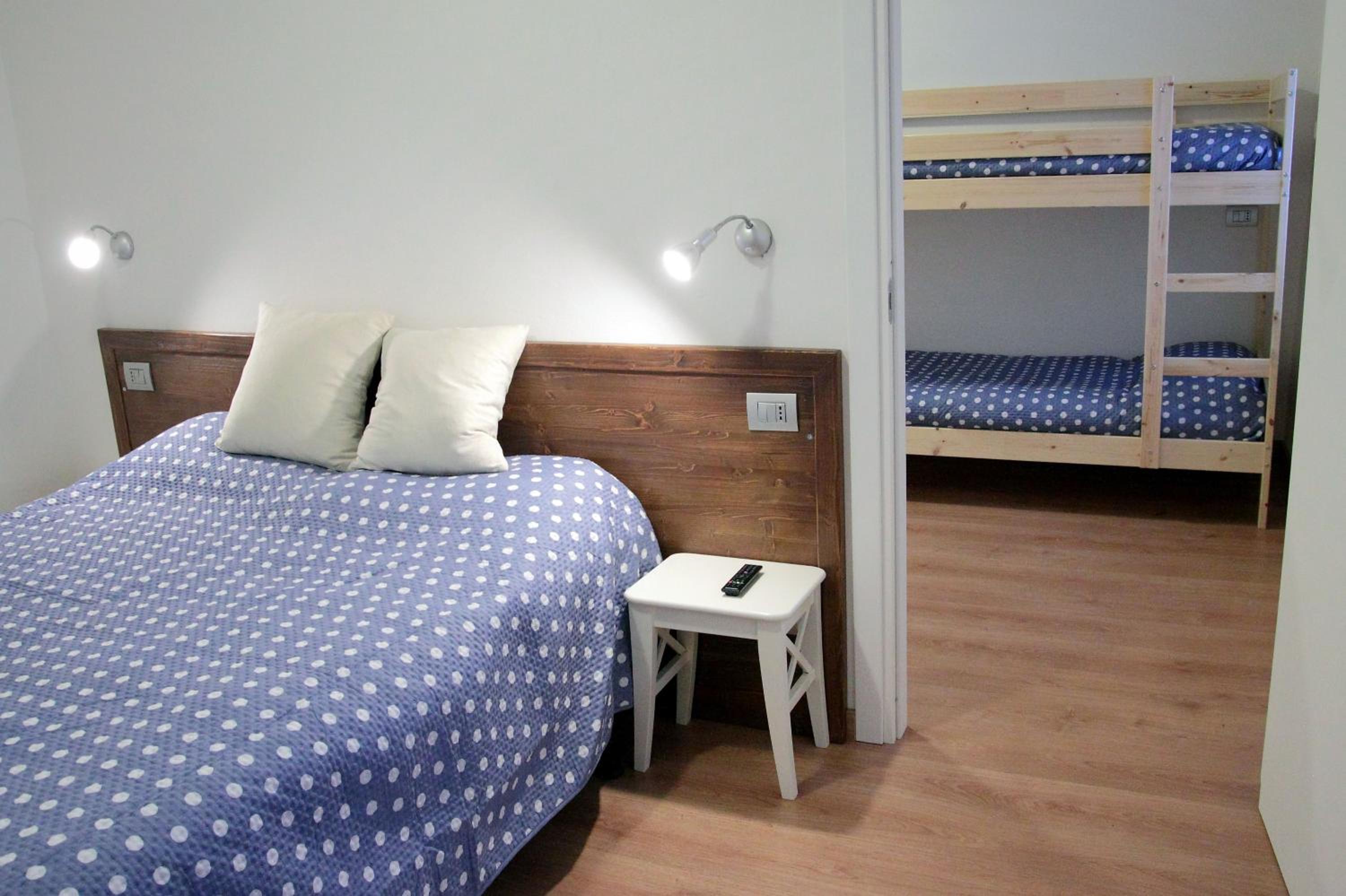 Quadruple Room with Private Bathroom photo 2