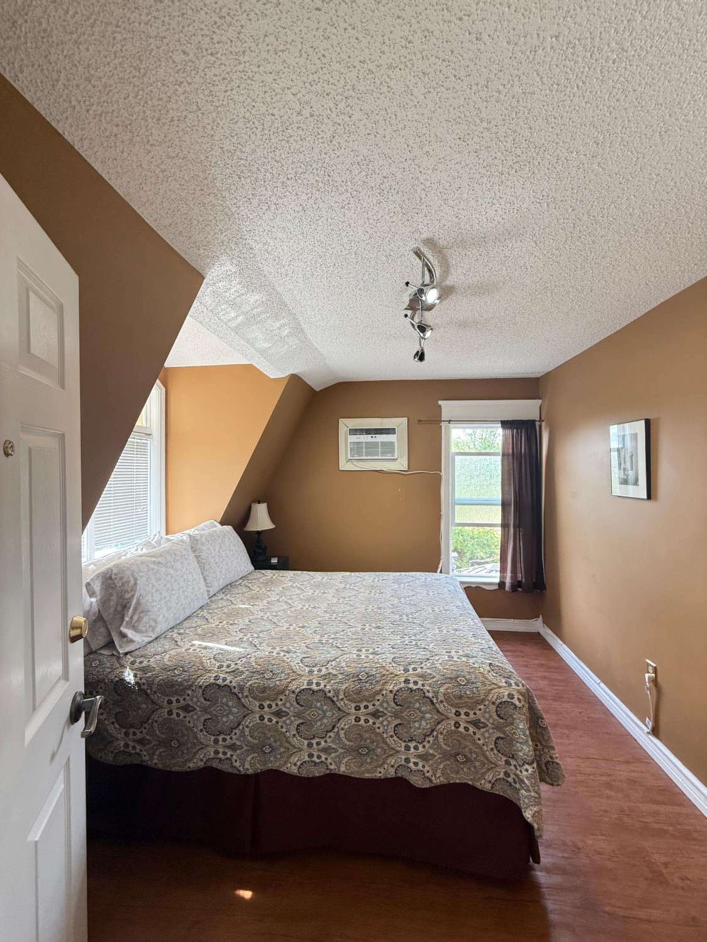 Standard Queen Room photo 3