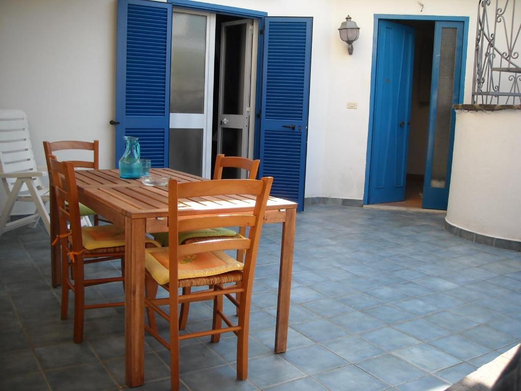 Two-Bedroom Apartment with Sea View photo 2