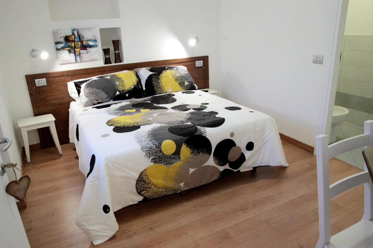 Double Room with Private Bathroom photo 3