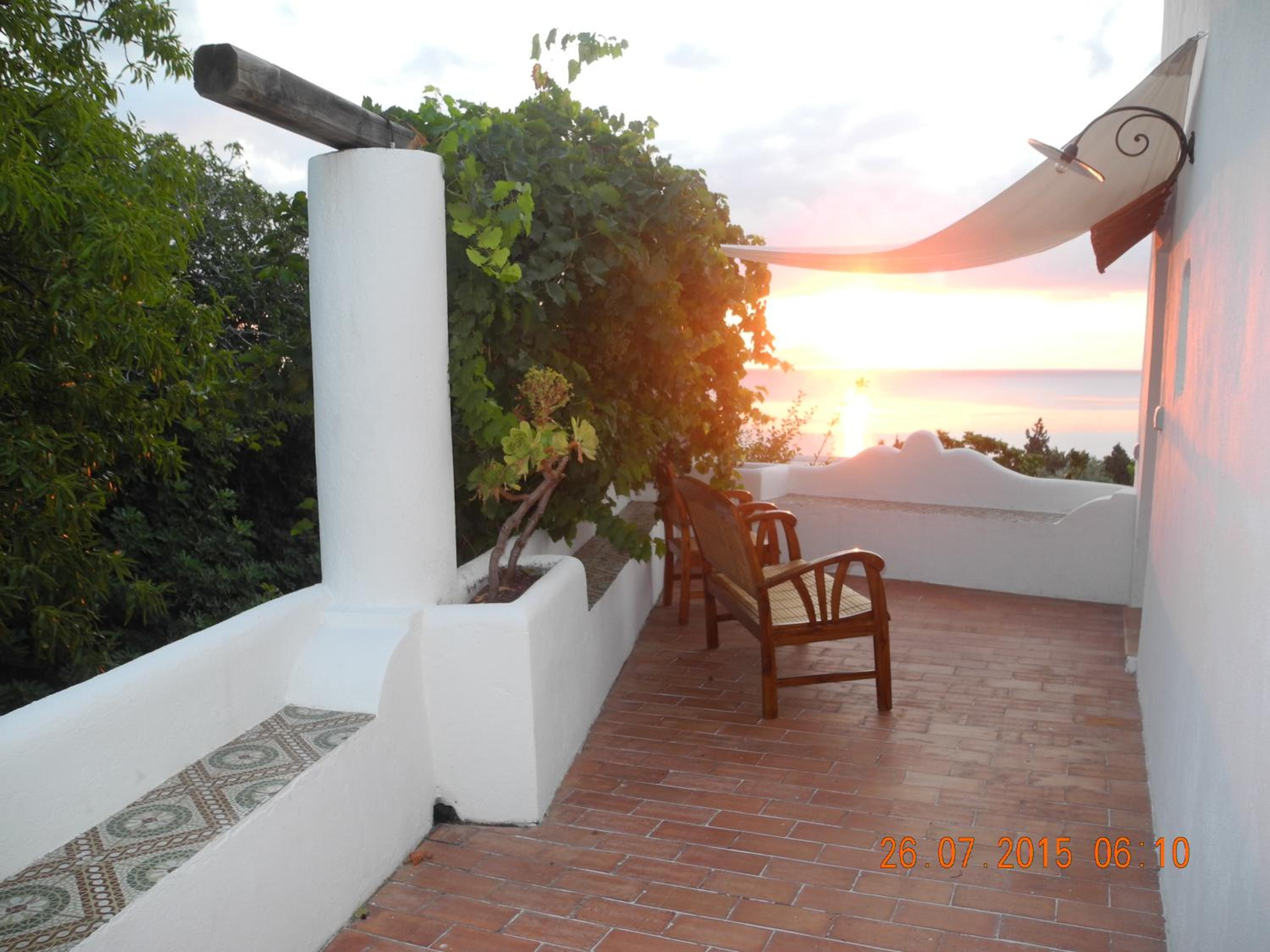 Double or Twin Room with Sea View photo 2
