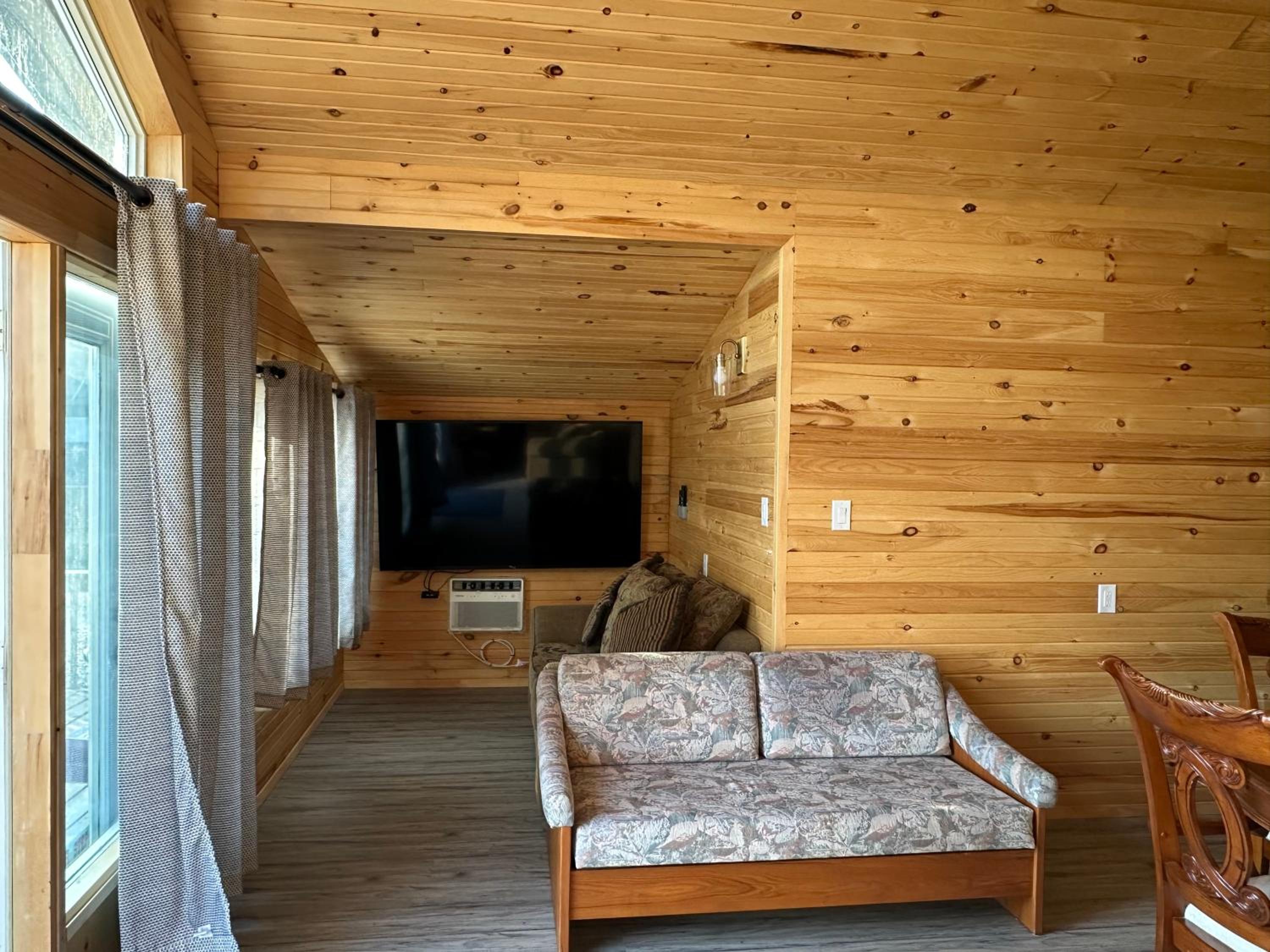 Three-Bedroom Chalet photo 2