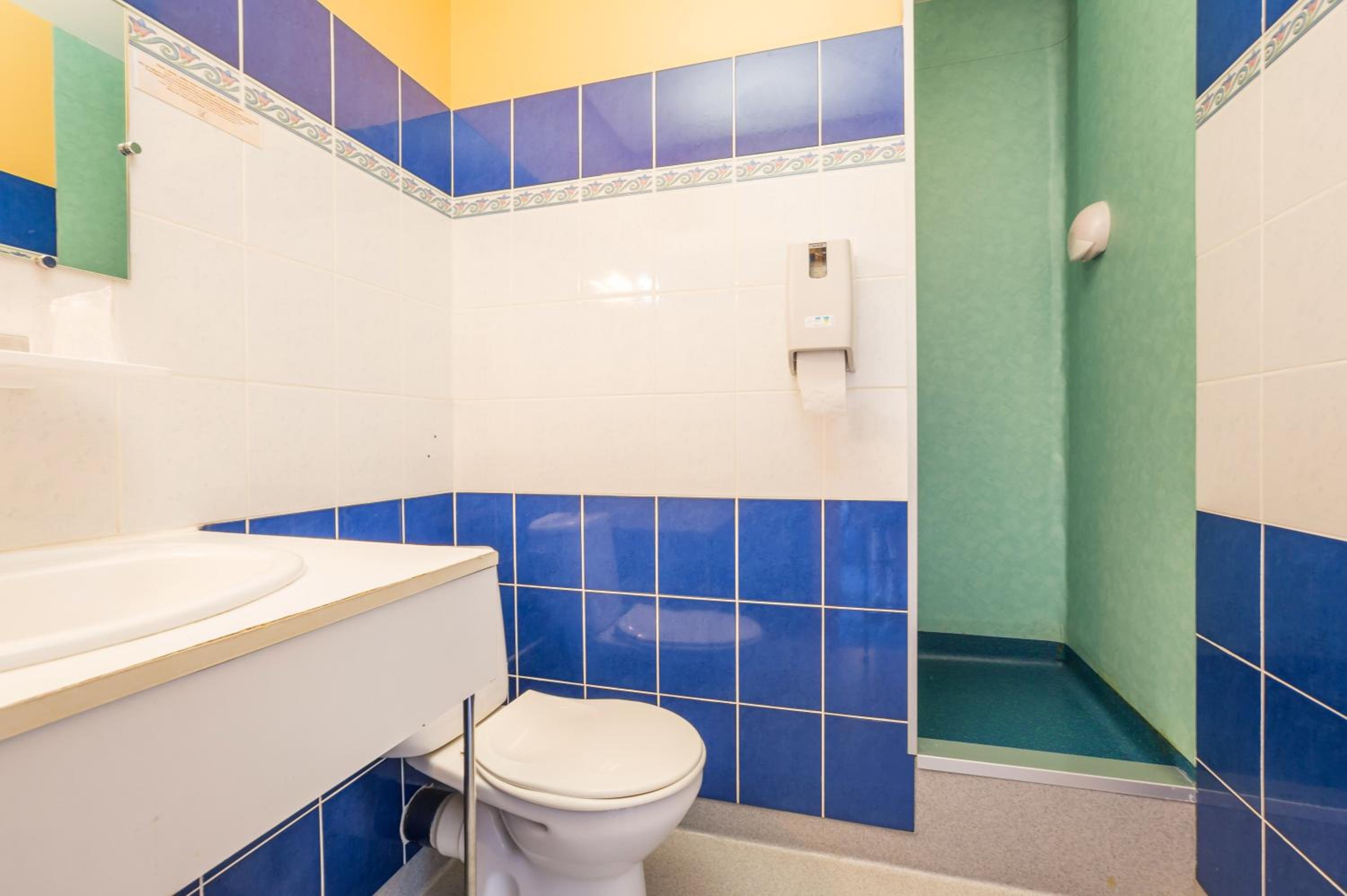 Rear Side Double Room with Shower - Photo 2