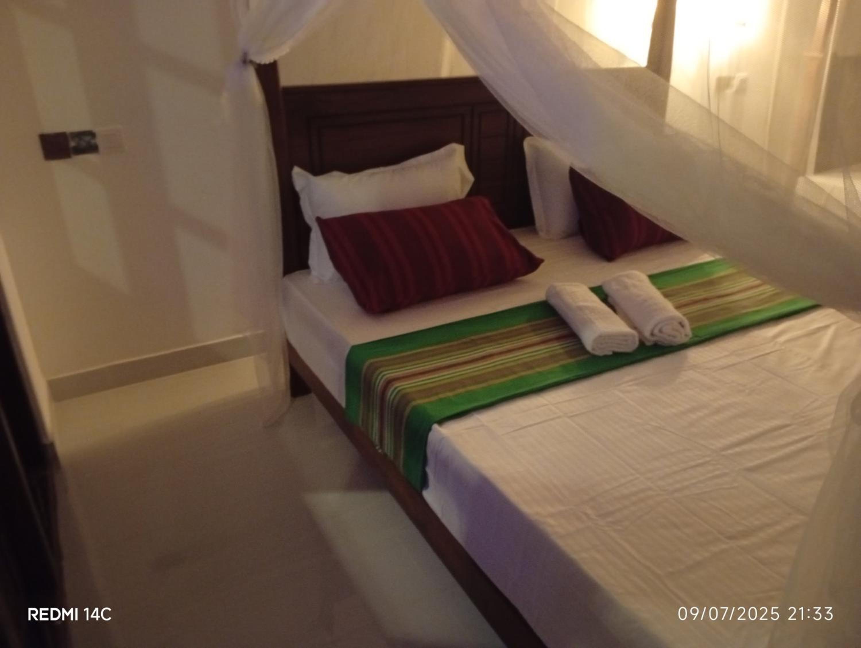 Deluxe Family Room - Photo 9