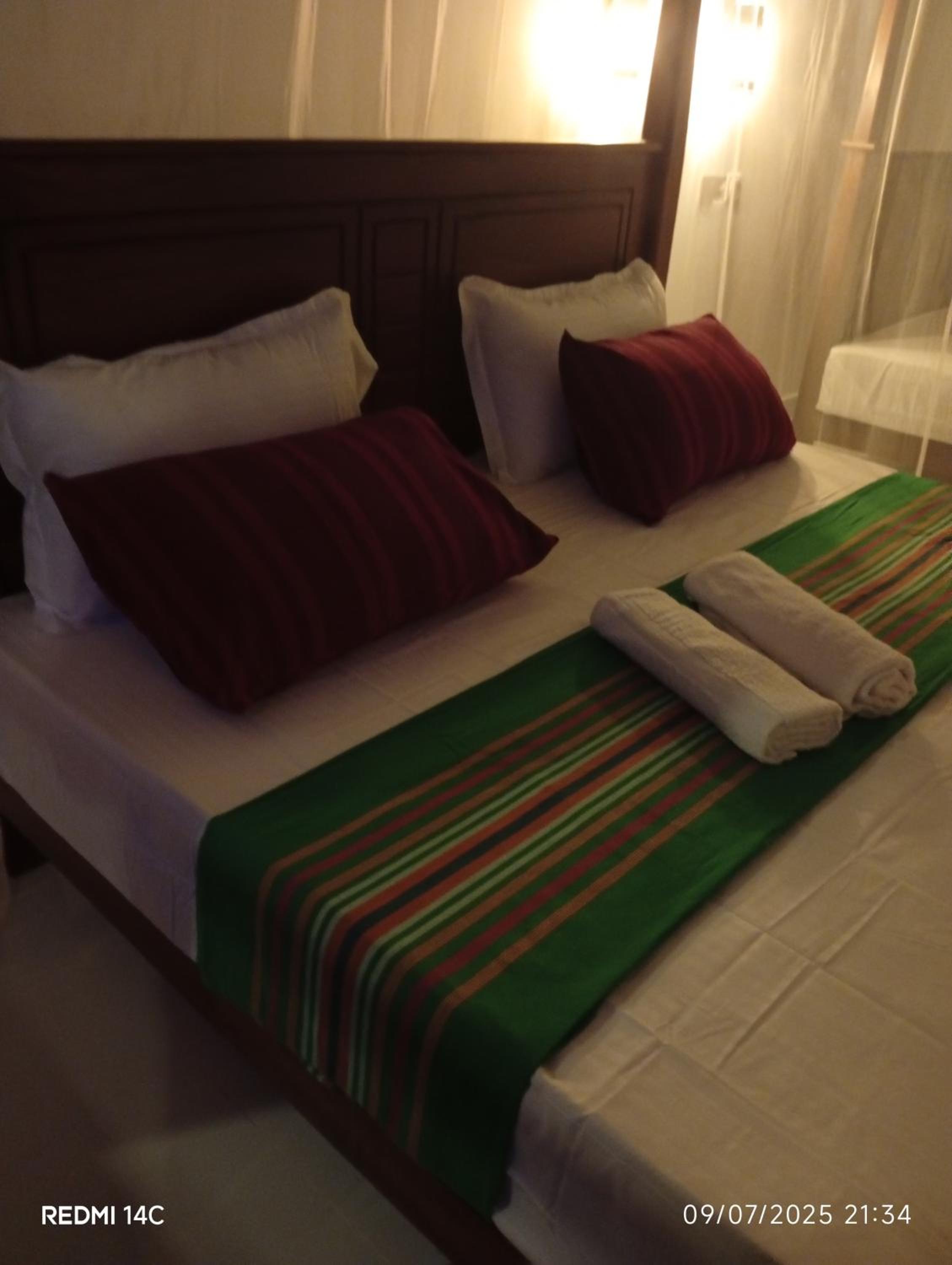 Deluxe Family Room - Photo 2