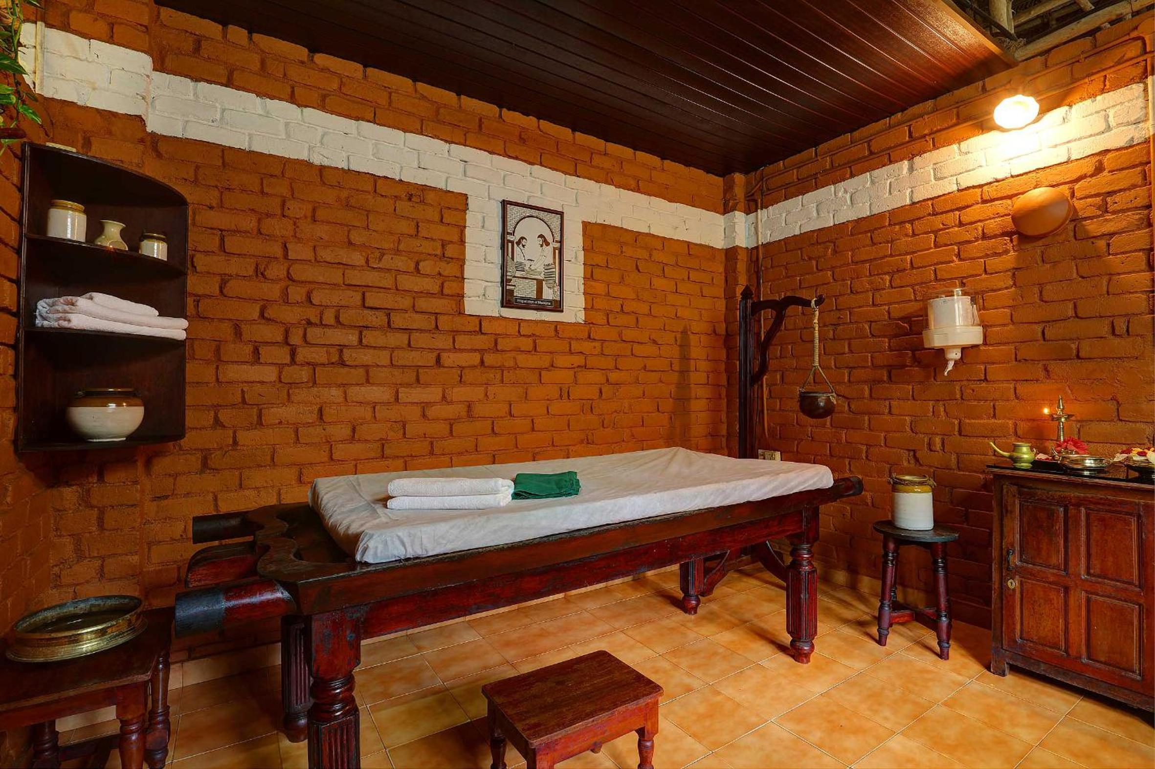 Ayurveda Panchkarma / Slimming Program - Standard Cottage Room