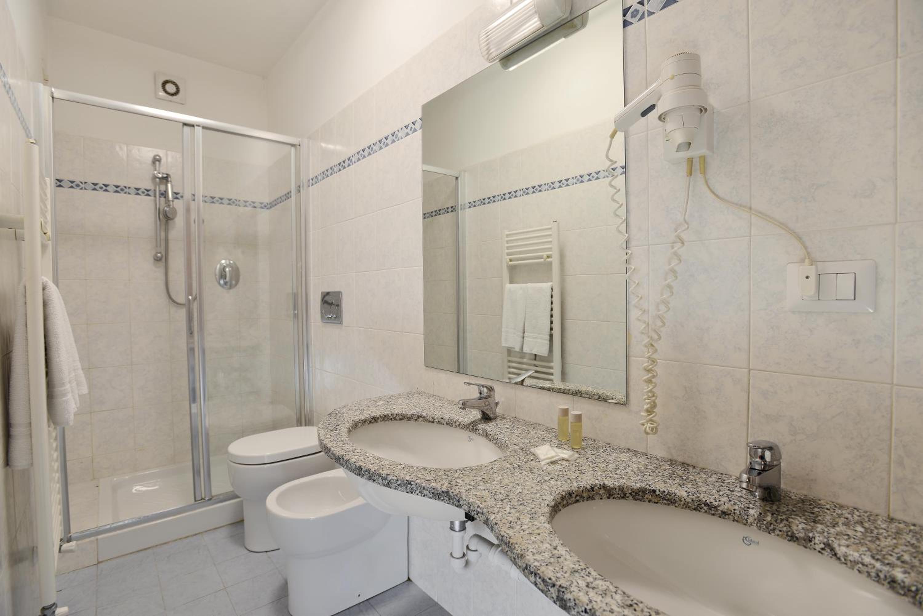 Double or Twin Room photo 2