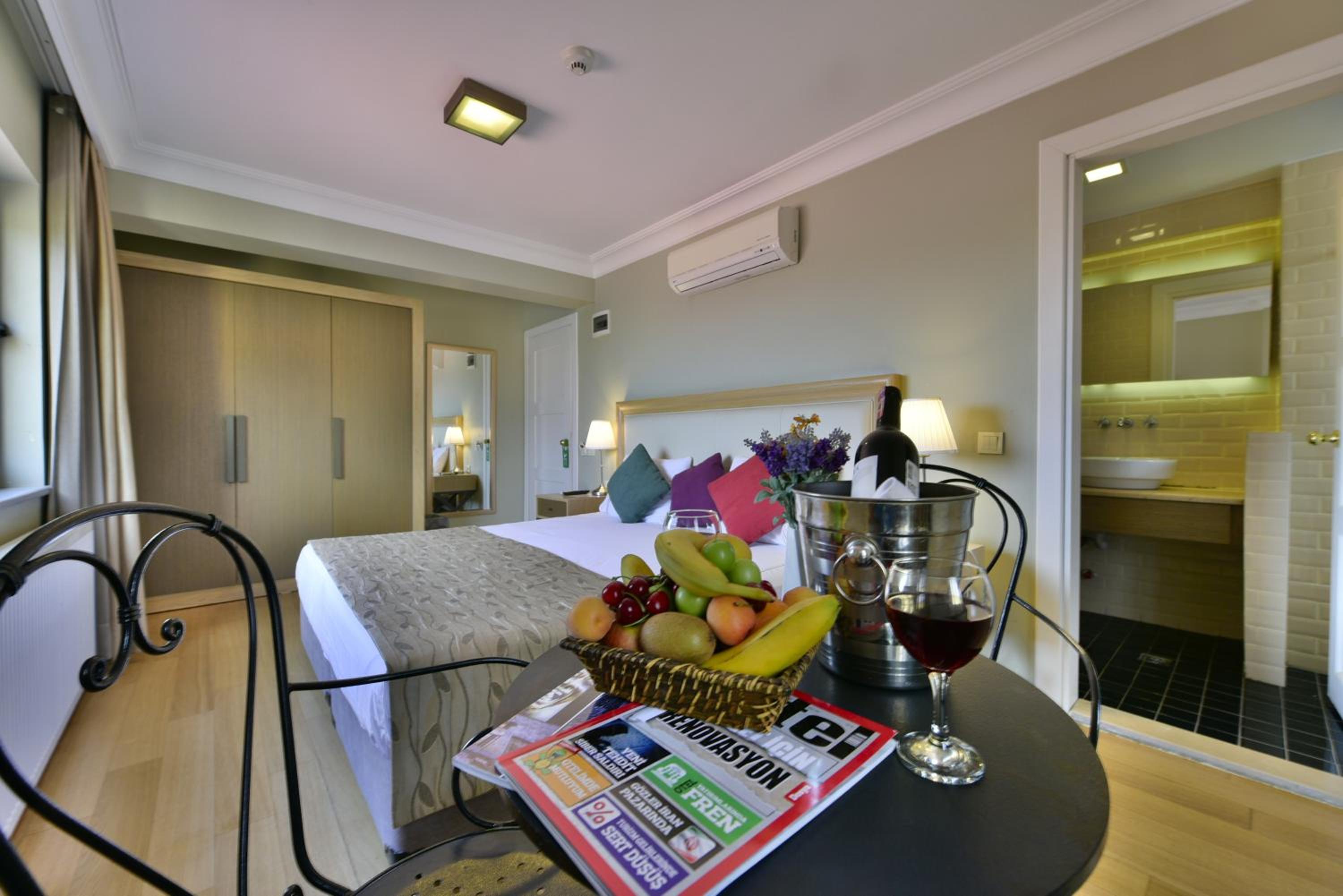 Deluxe Double or Twin Room with Sea View