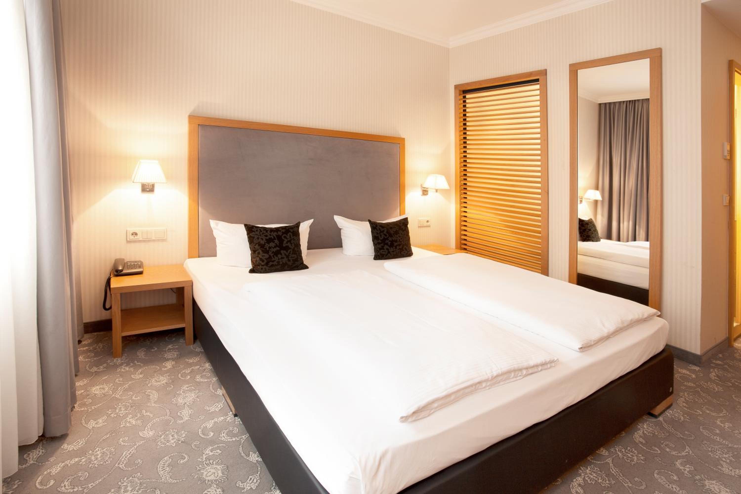 Standard Double Room - Photo 2
