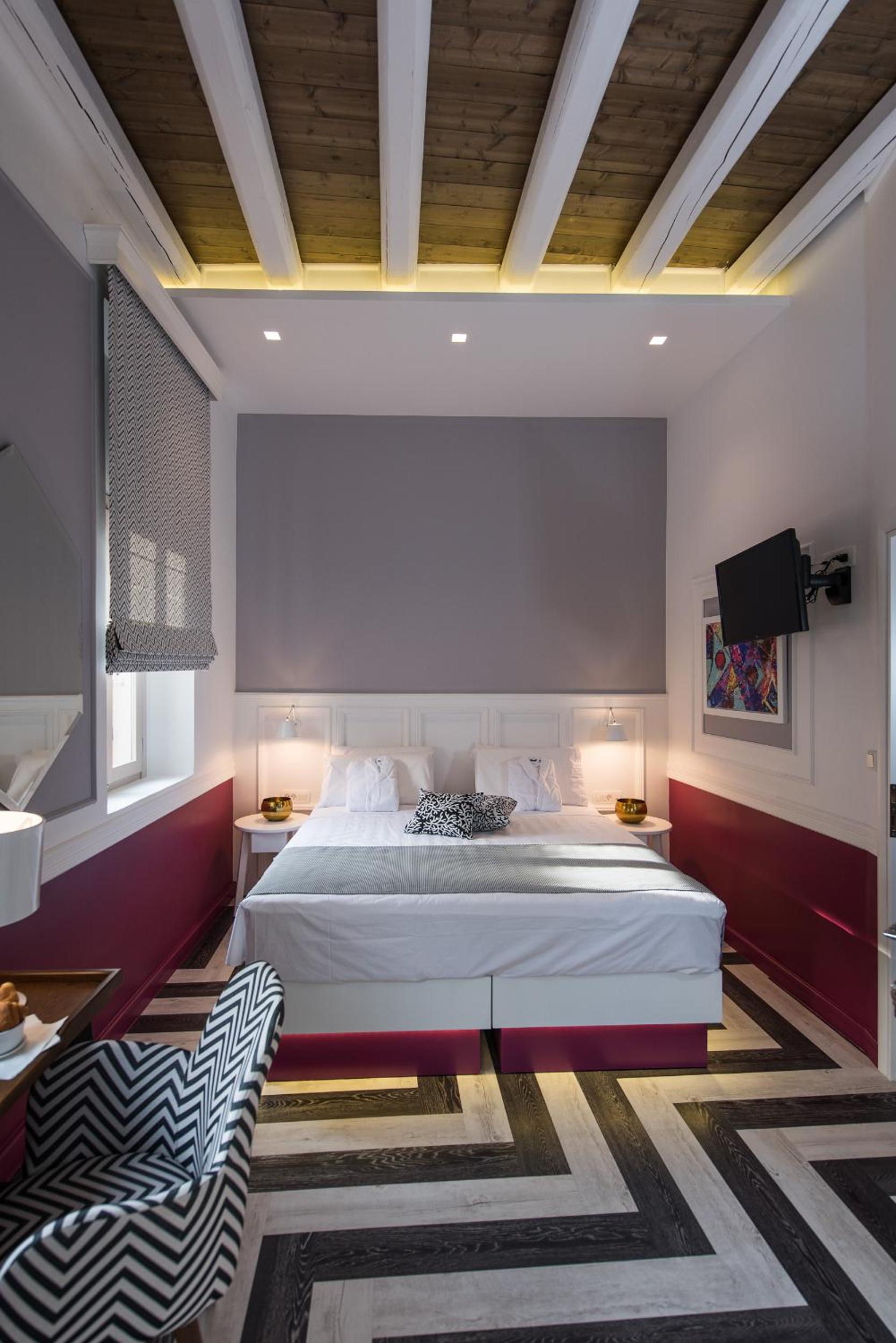One-Bedroom Suite photo 3