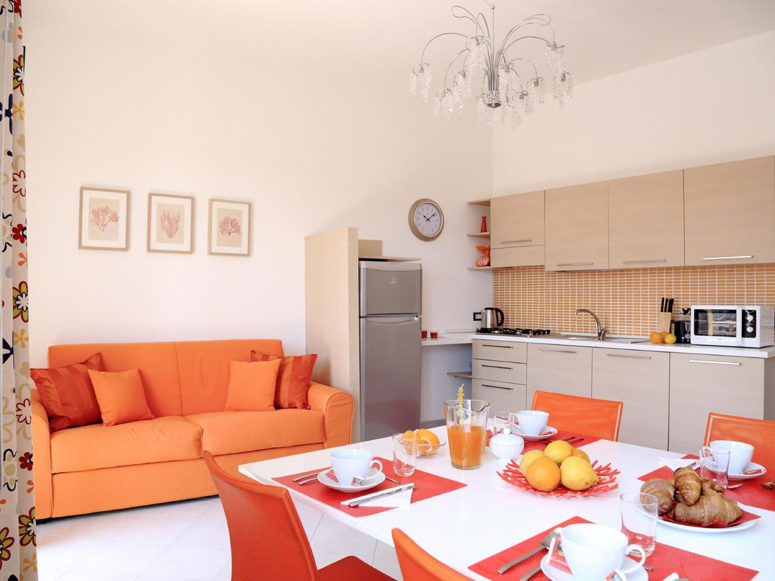 Two-Bedroom Apartment with Balcony and Sea View - Photo 5