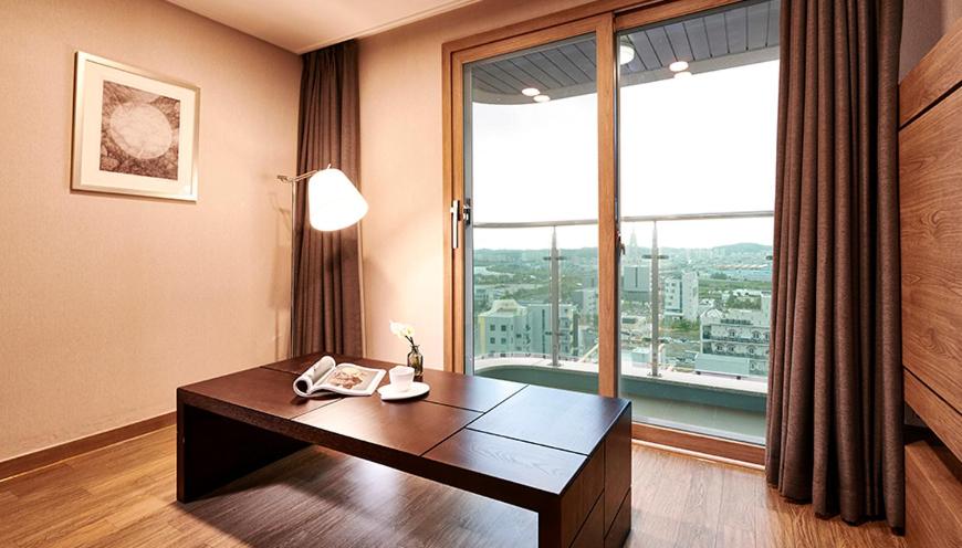 One-Bedroom Suite photo 2