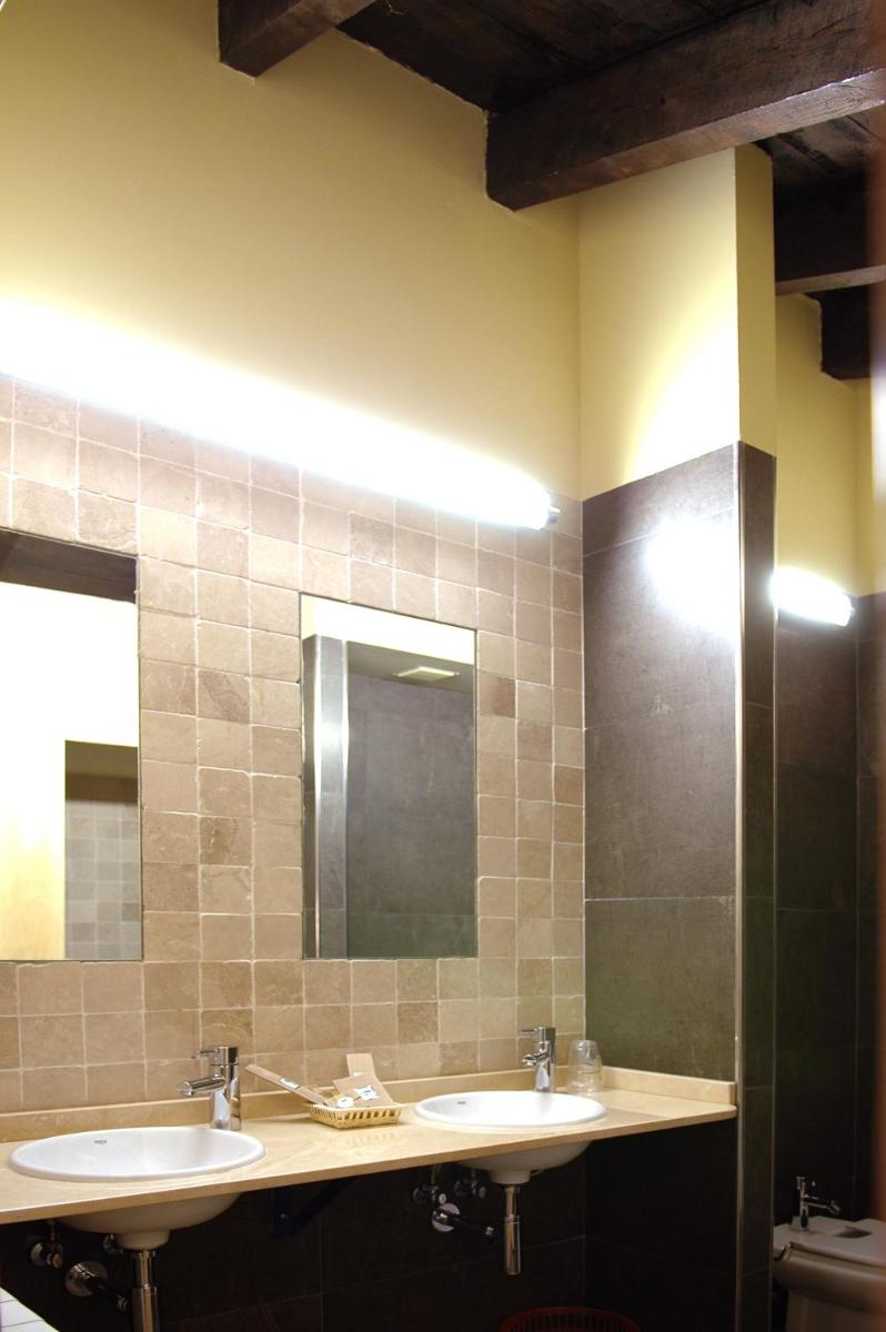 Superior Double Room - Photo 10