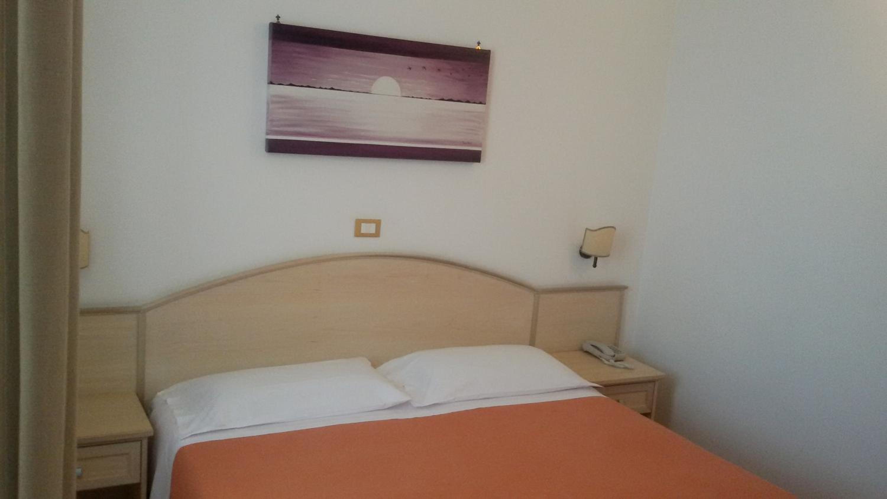 Deluxe Double Room - Photo 19