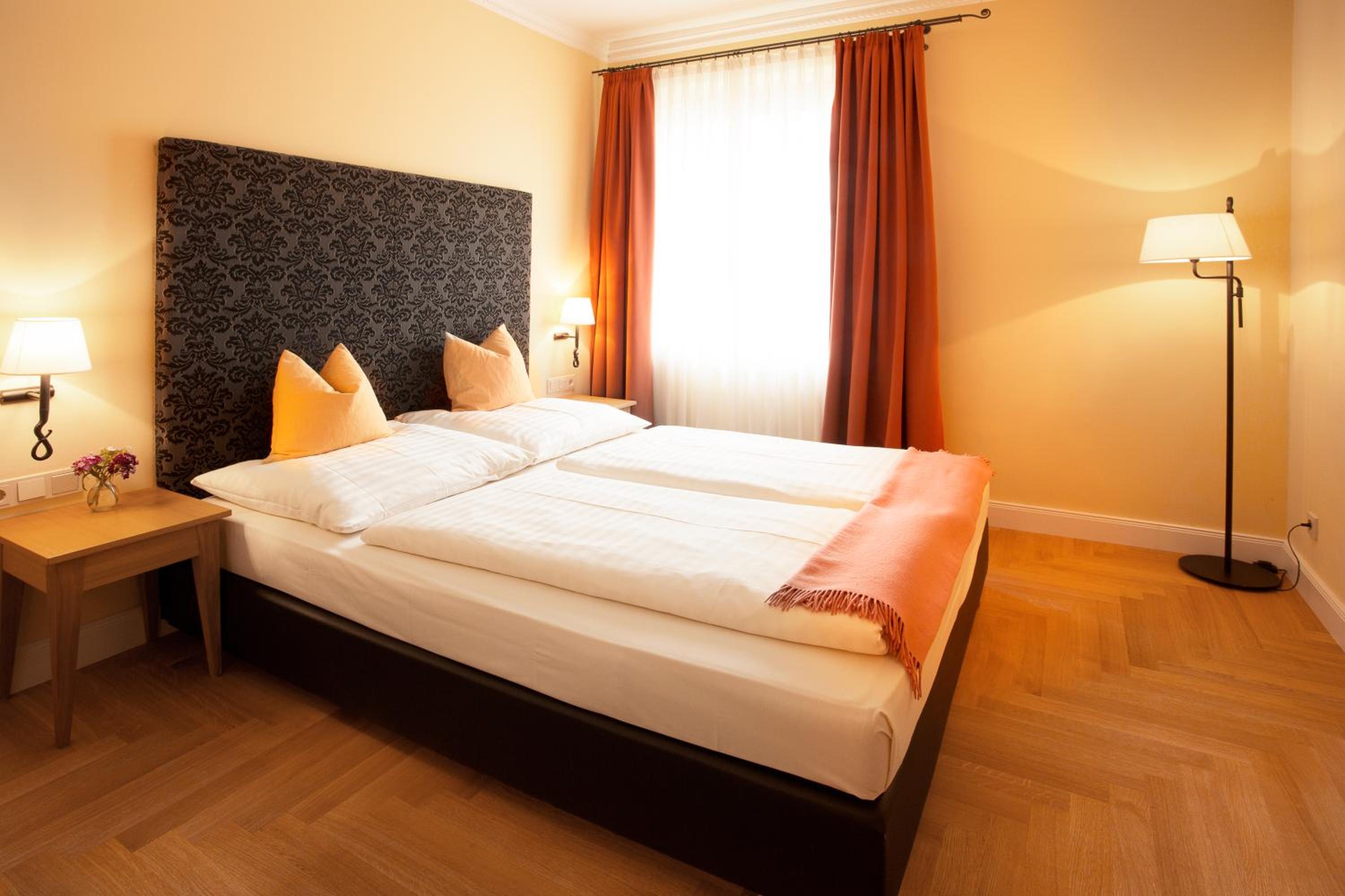 Standard Double or Twin Room - Photo 19