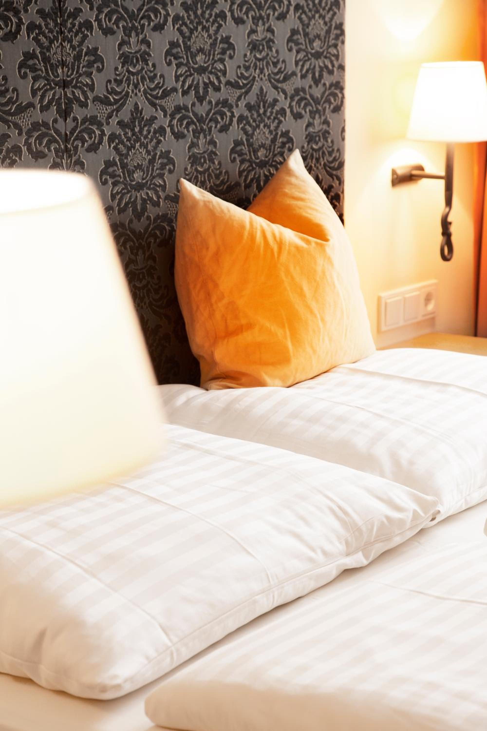 Standard Double or Twin Room - Photo 18