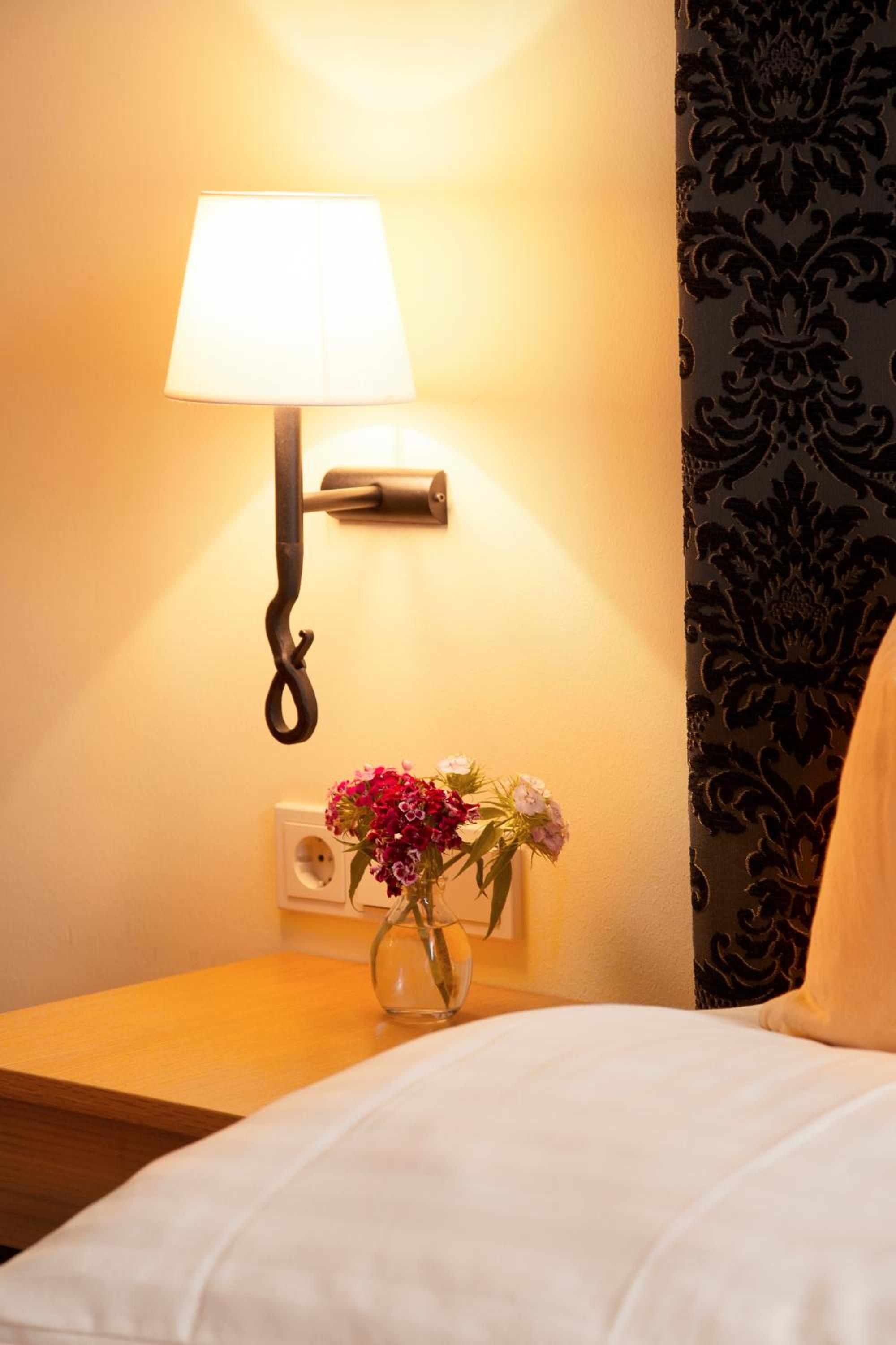 Standard Double or Twin Room - Photo 3