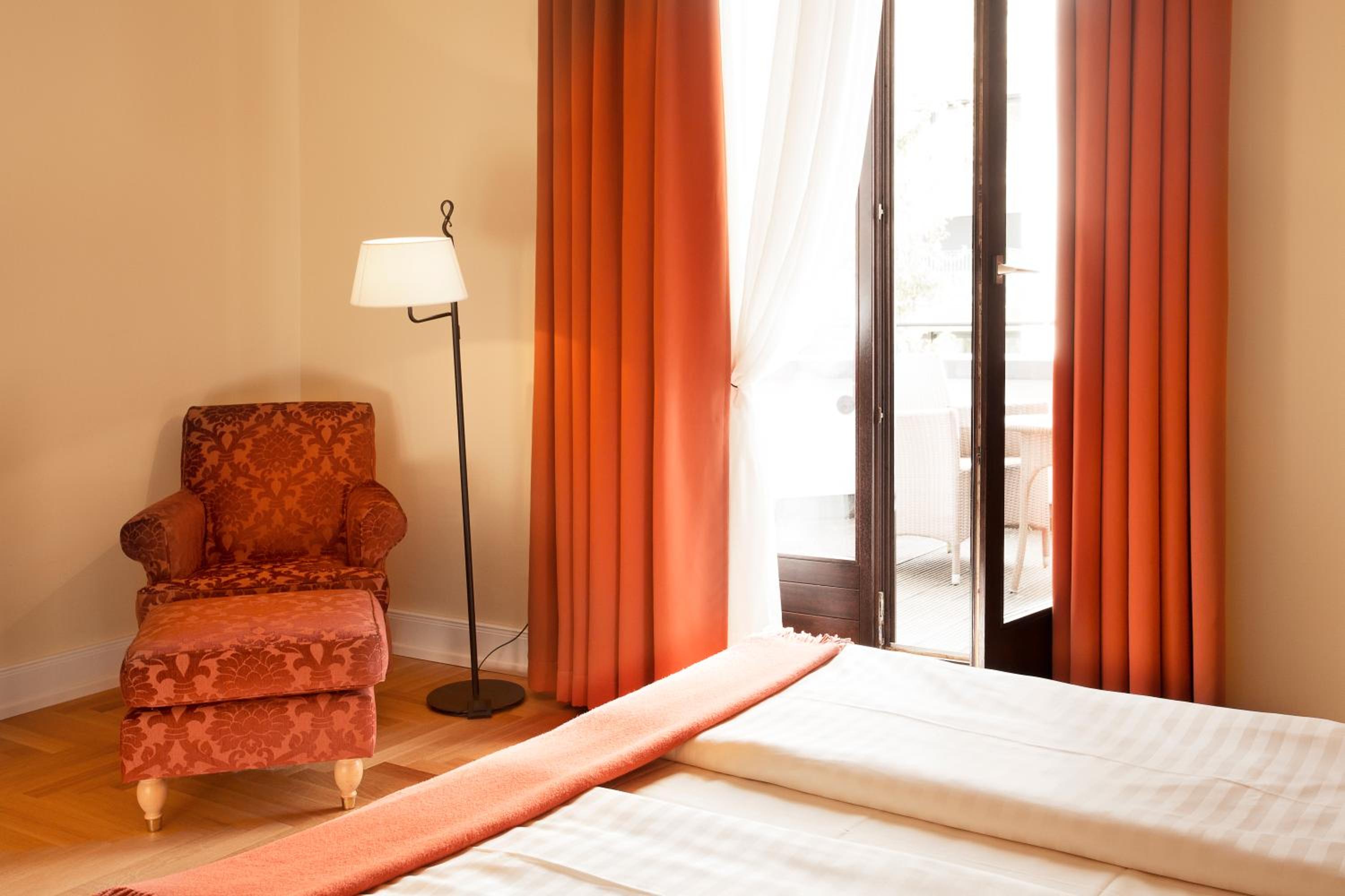 Standard Double or Twin Room - Photo 11