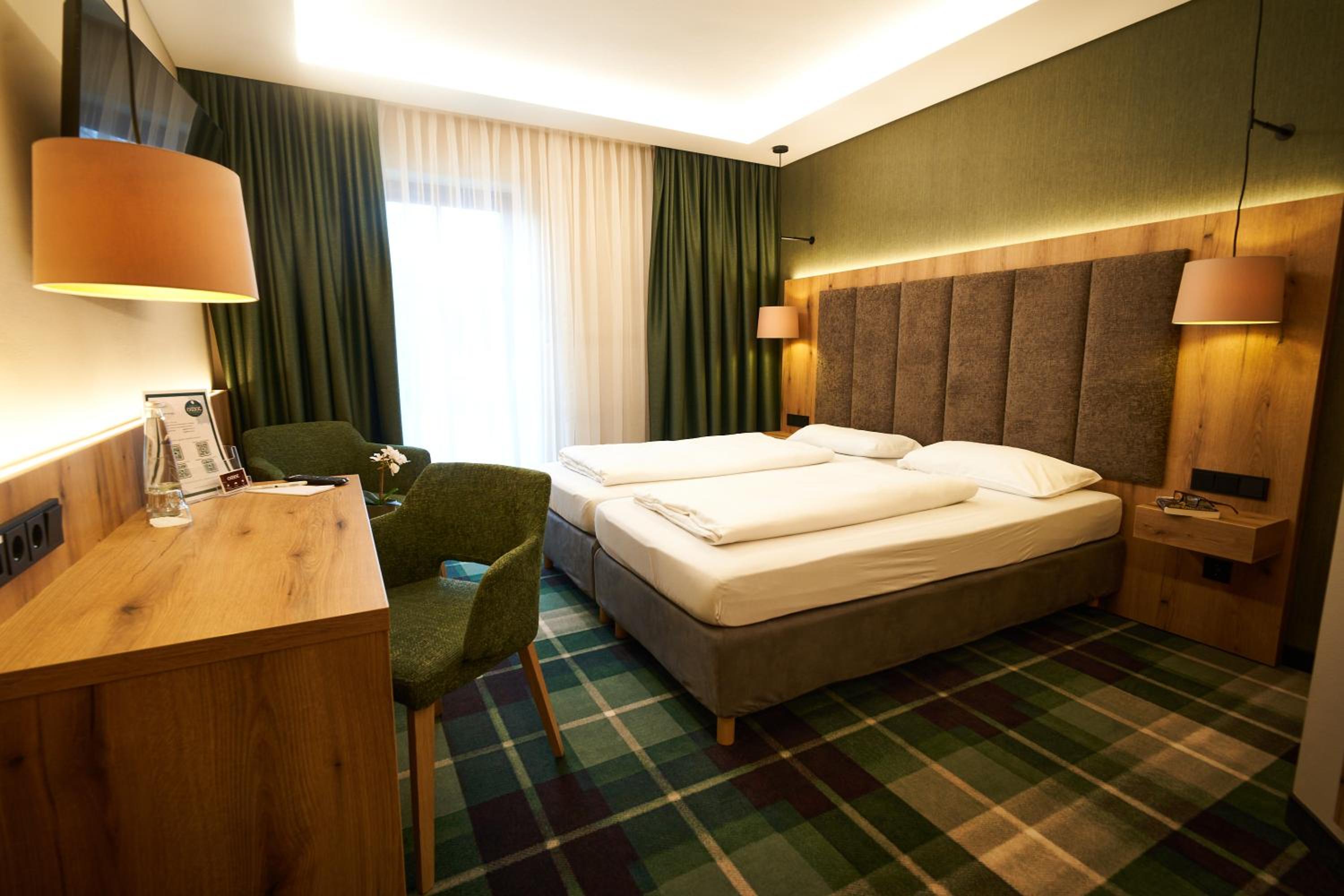 Single Deluxe Room