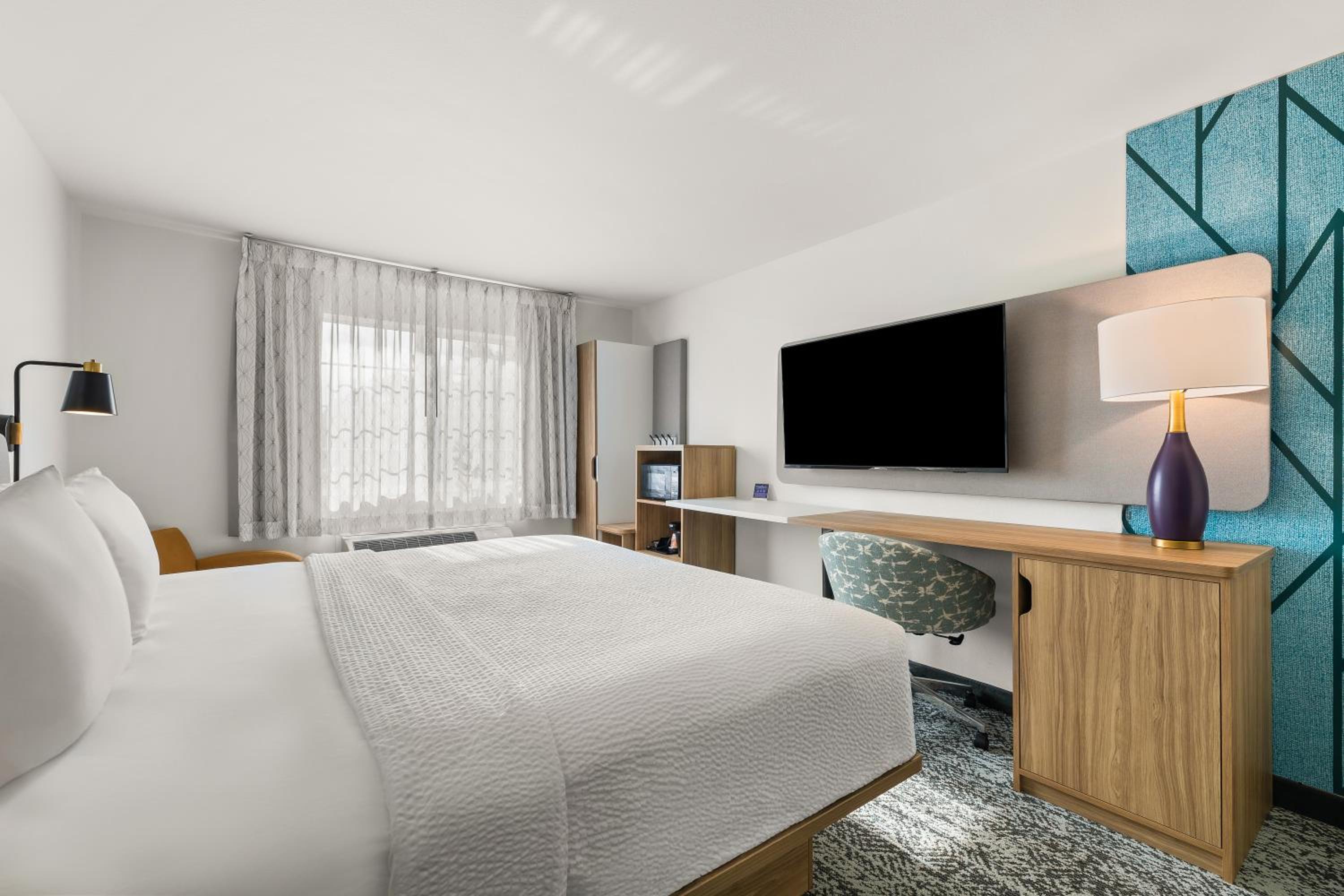 King Room - Accessible/Non-Smoking photo 3