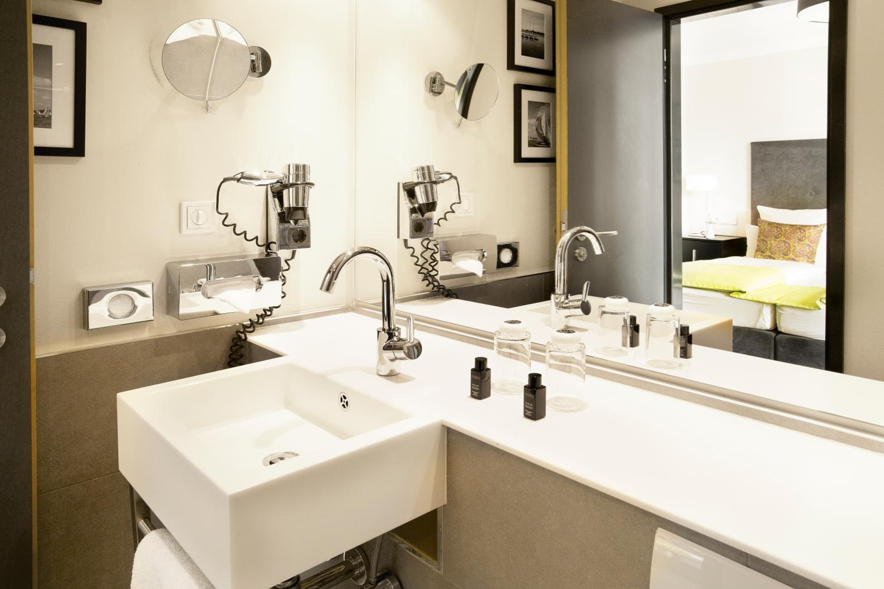 Double Room - Photo 9