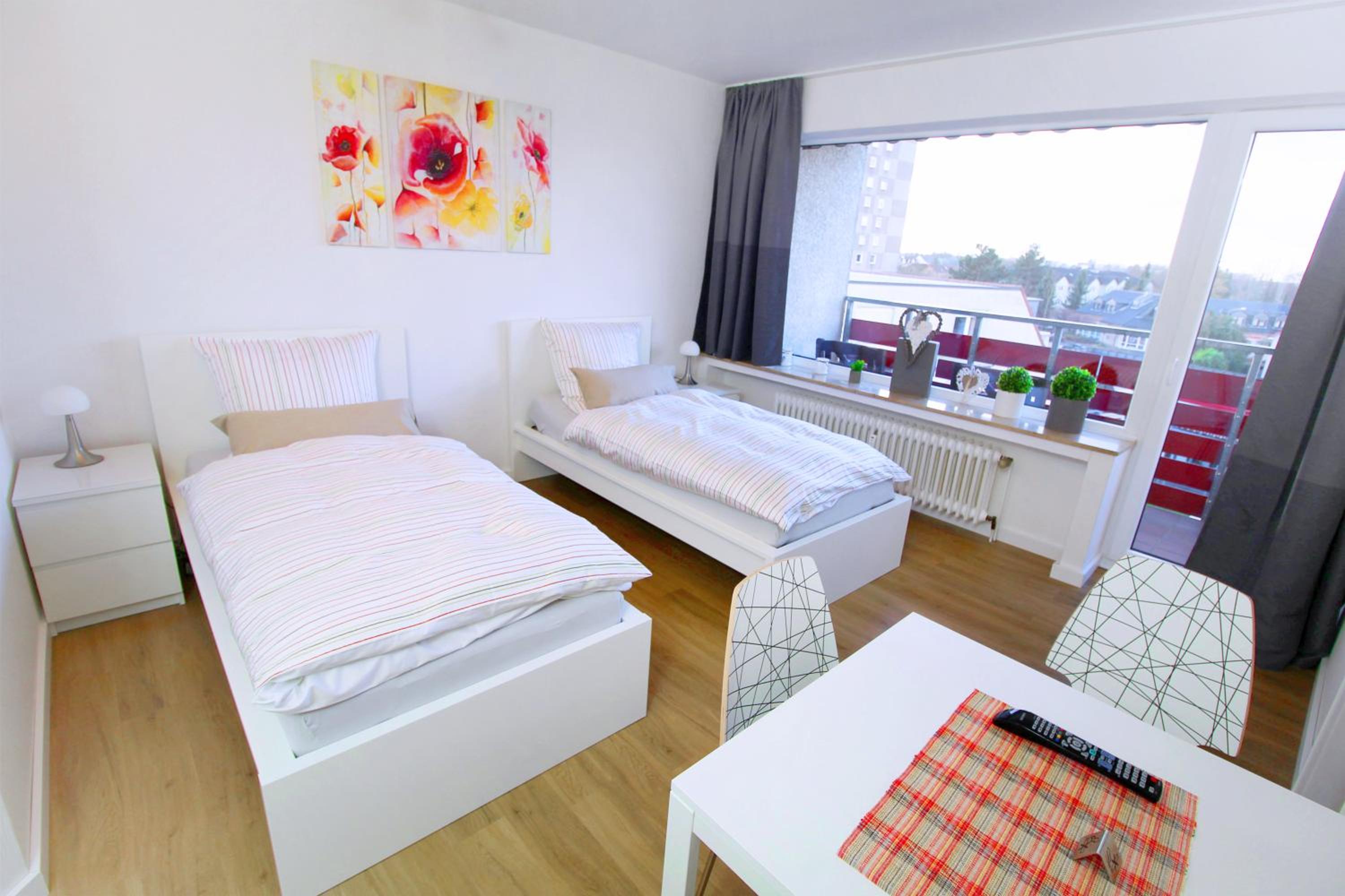 Apartment with Balcony photo 3