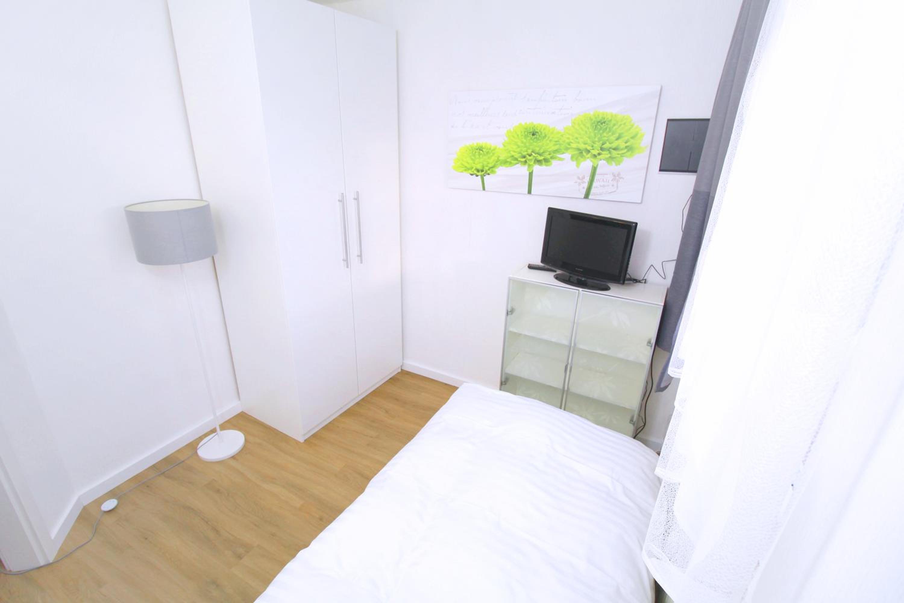 Apartment with Balcony photo 2