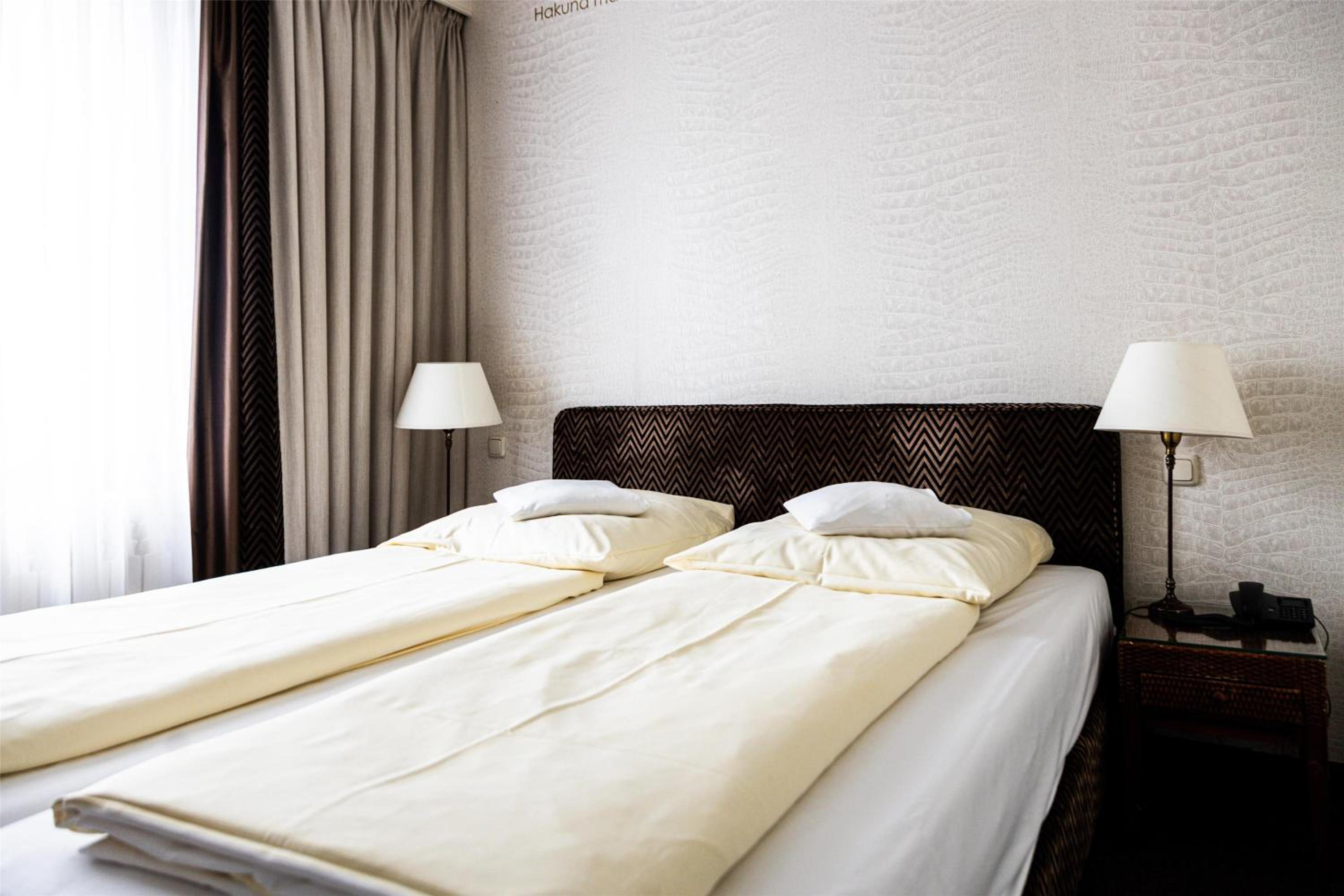 One-Bedroom Suite with Sofa Bed - Photo 2