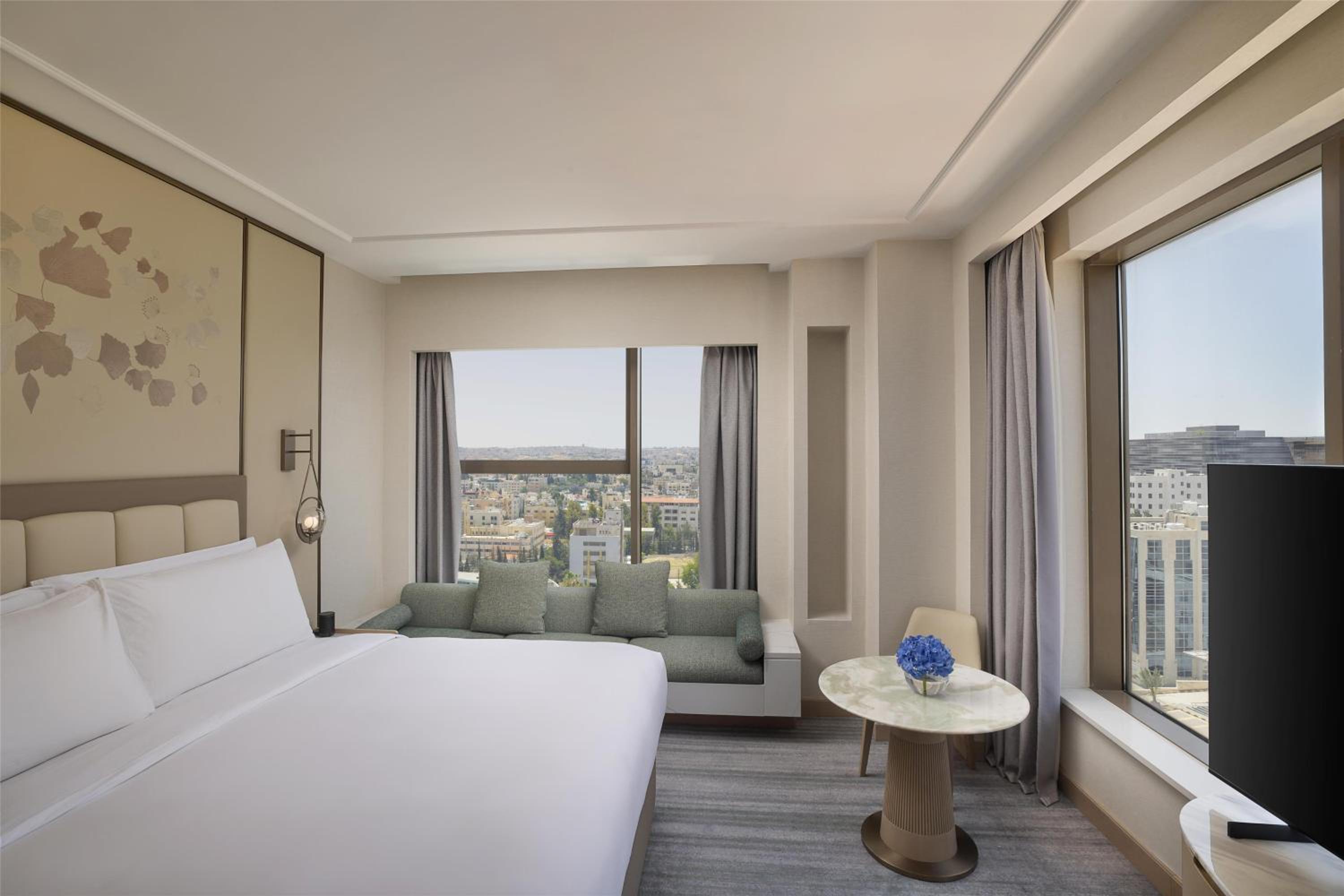 One-Bedroom King Suite - Club Sigina