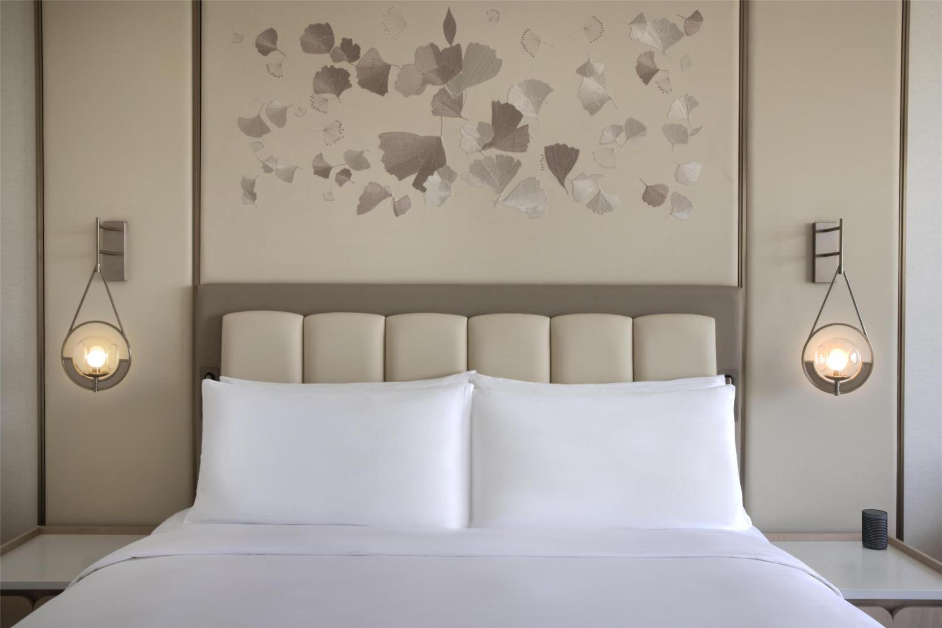 Club Signia King Room - Photo 3