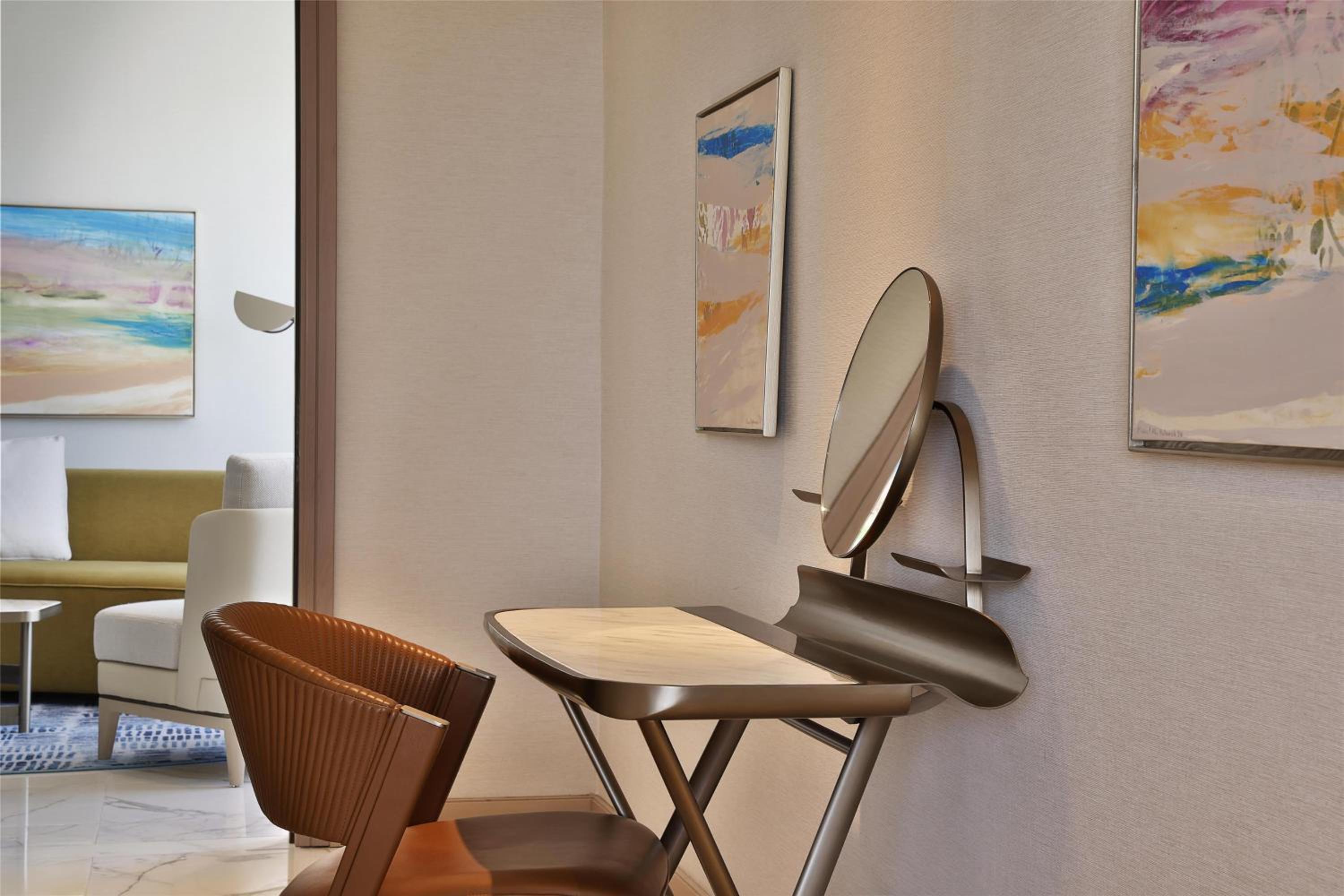 One-Bedroom King Suite