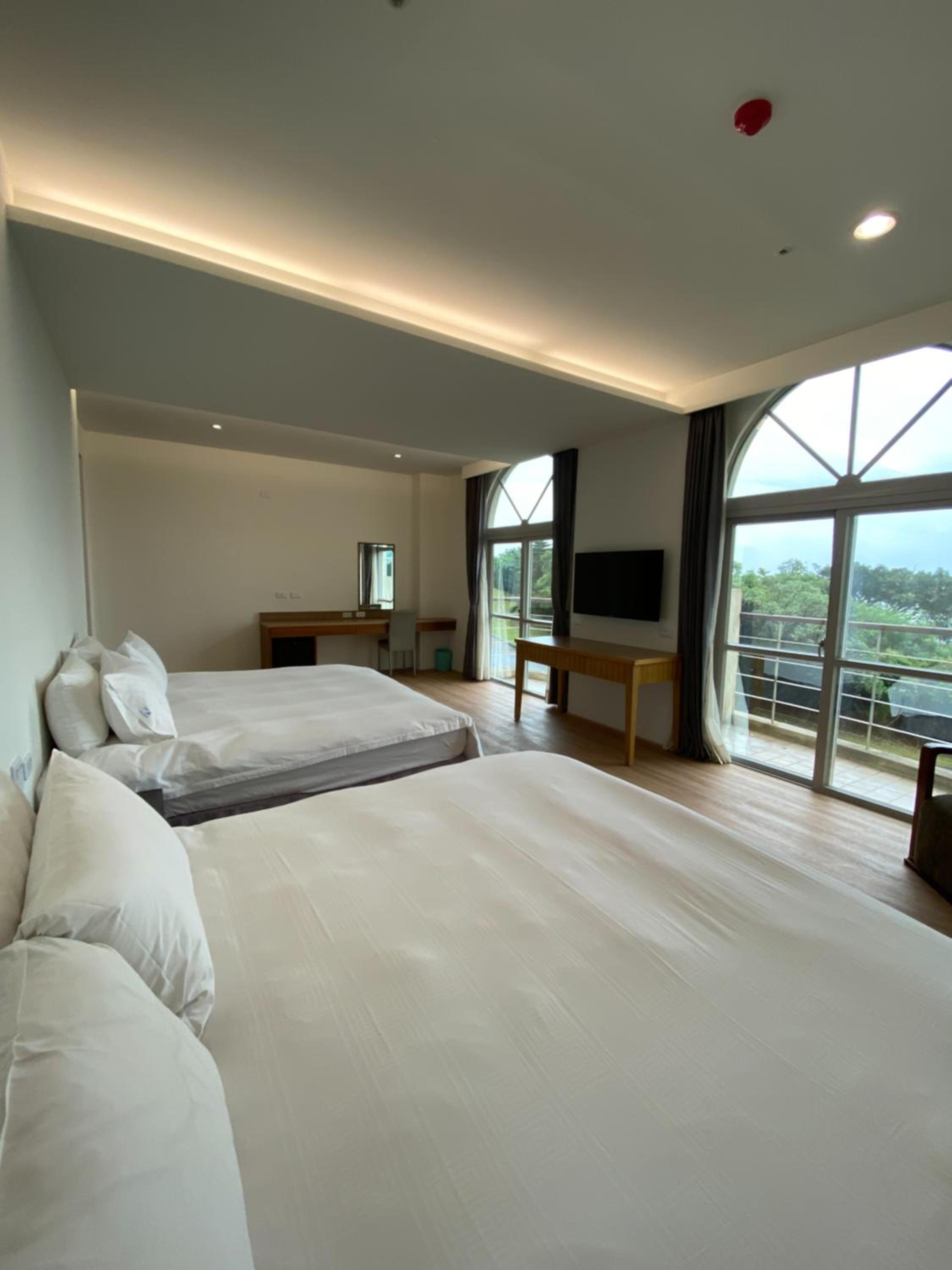 Quadruple Room - Disability Access photo 3